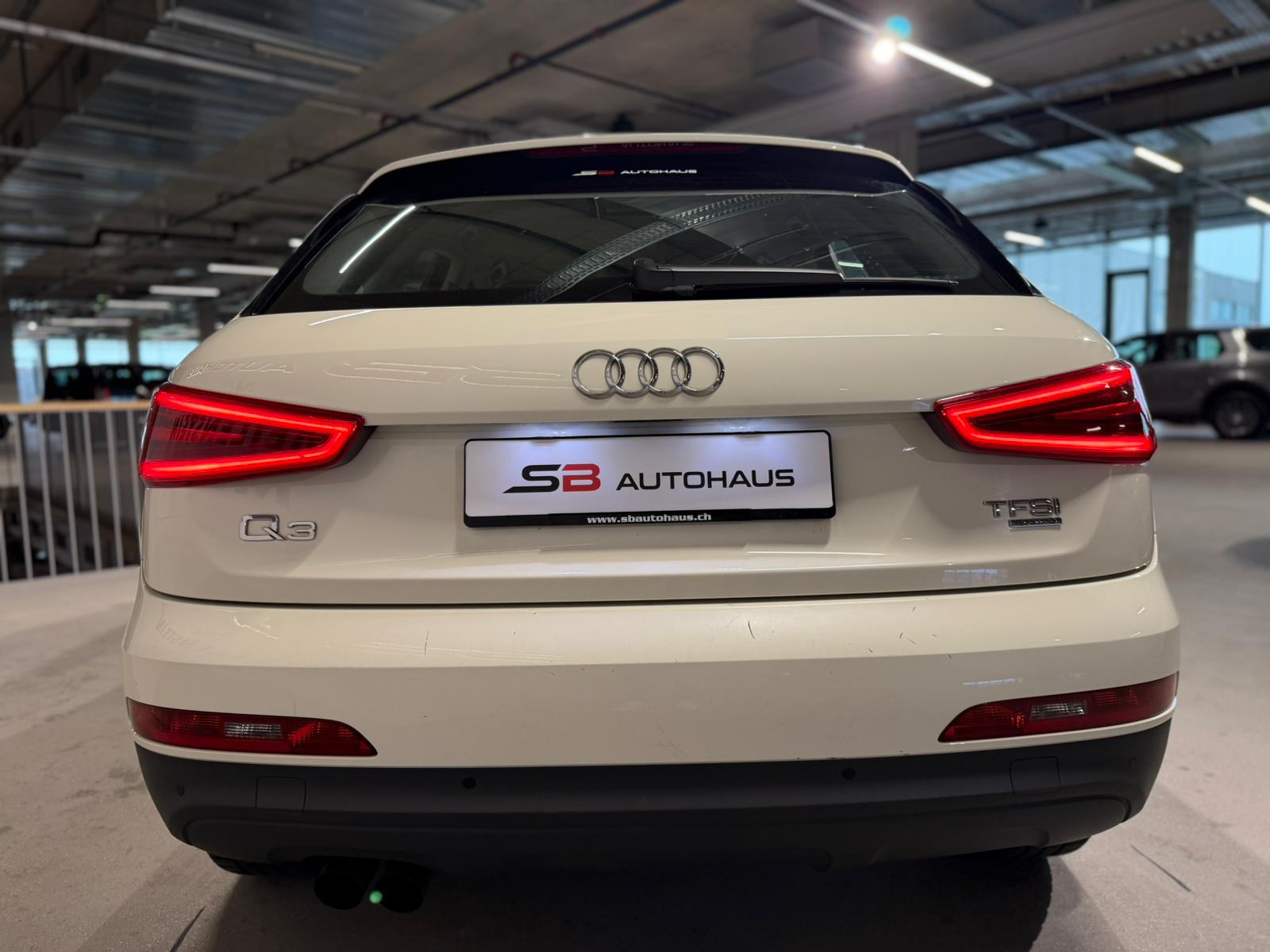 AUDI Q3 2.0 TFSI quattro S-tronic-image-13