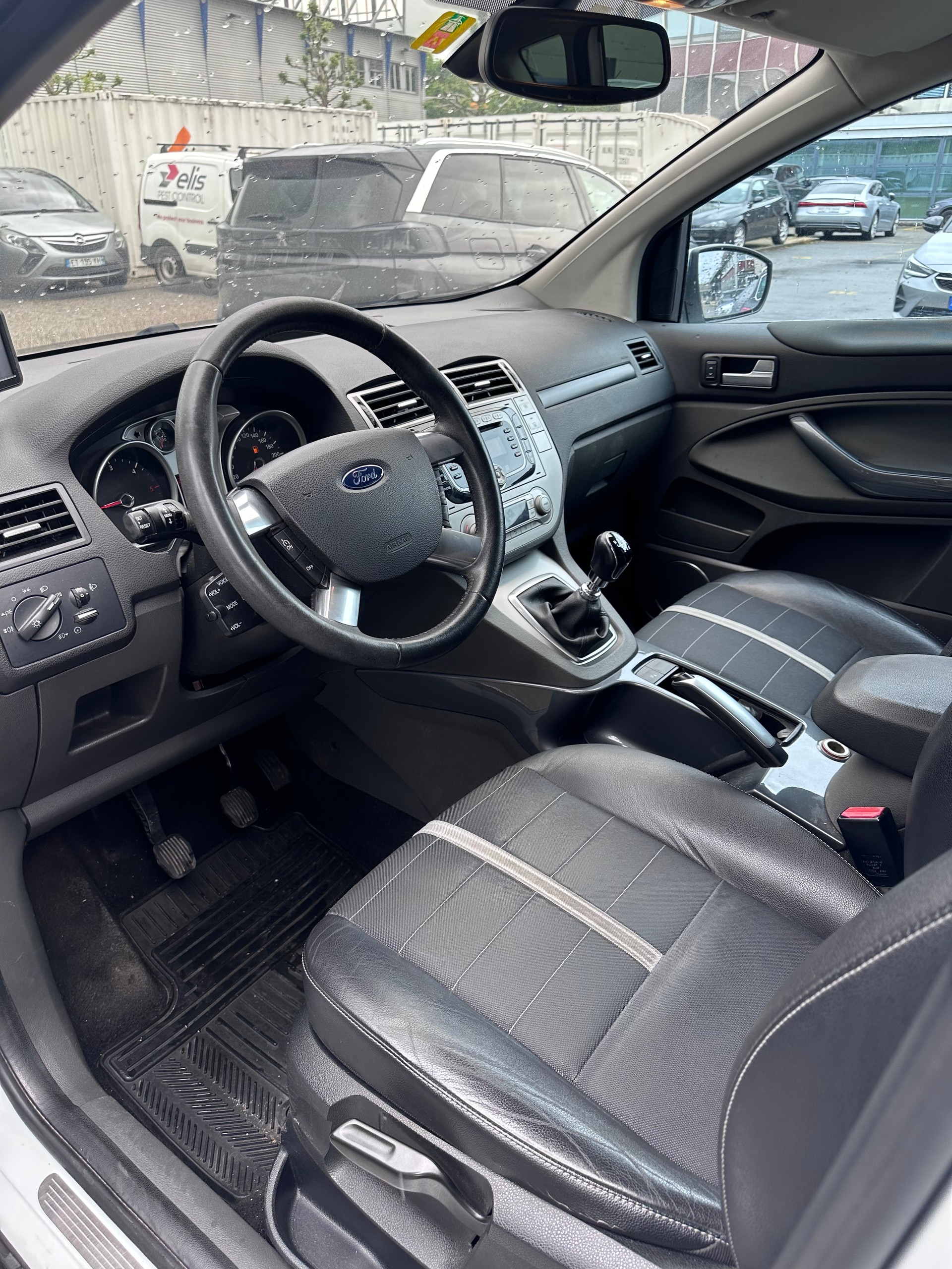 FORD Kuga 2.0 TDCi Titanium Executive 4WD-image-8