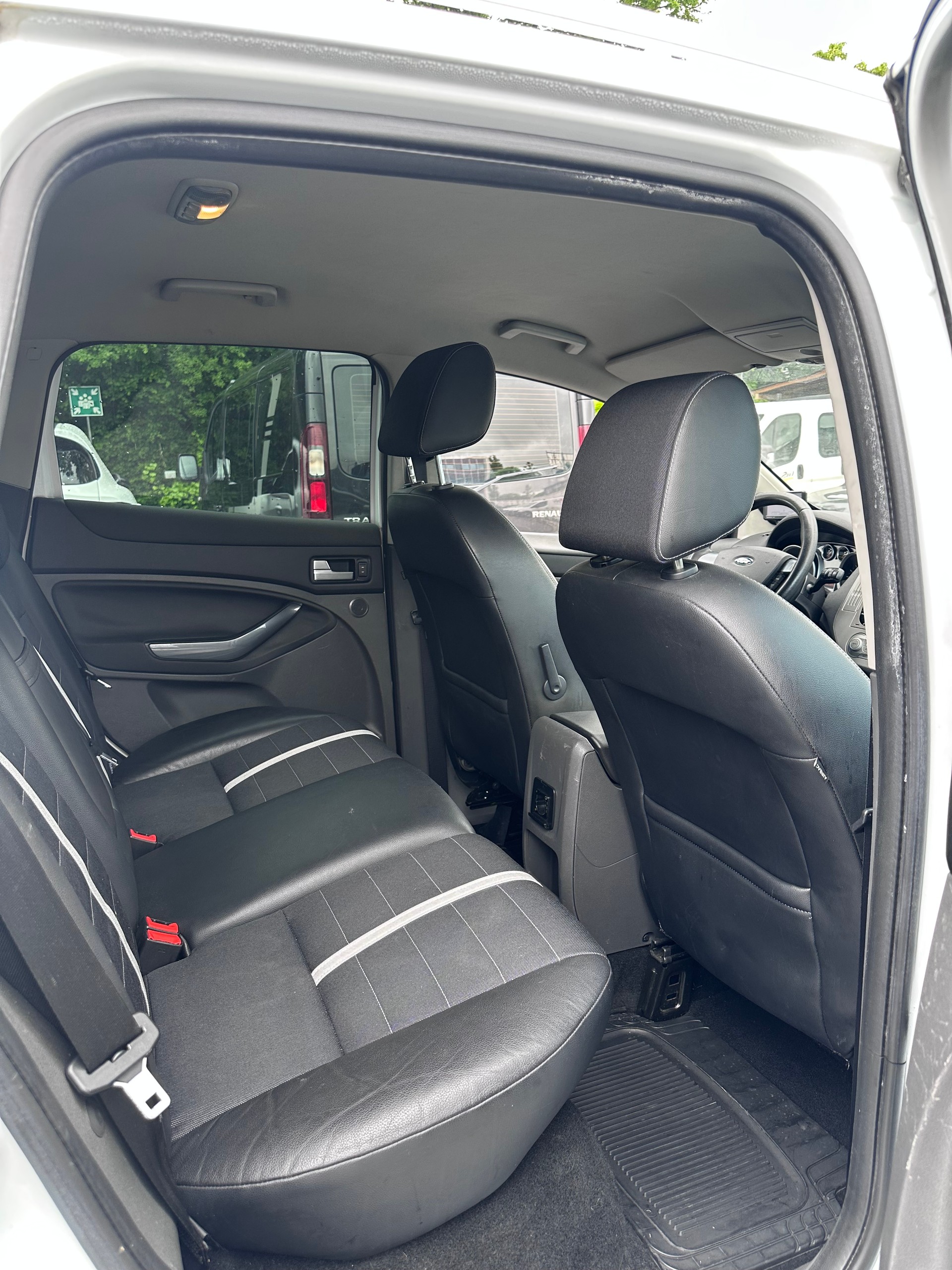 FORD Kuga 2.0 TDCi Titanium Executive 4WD-image-6
