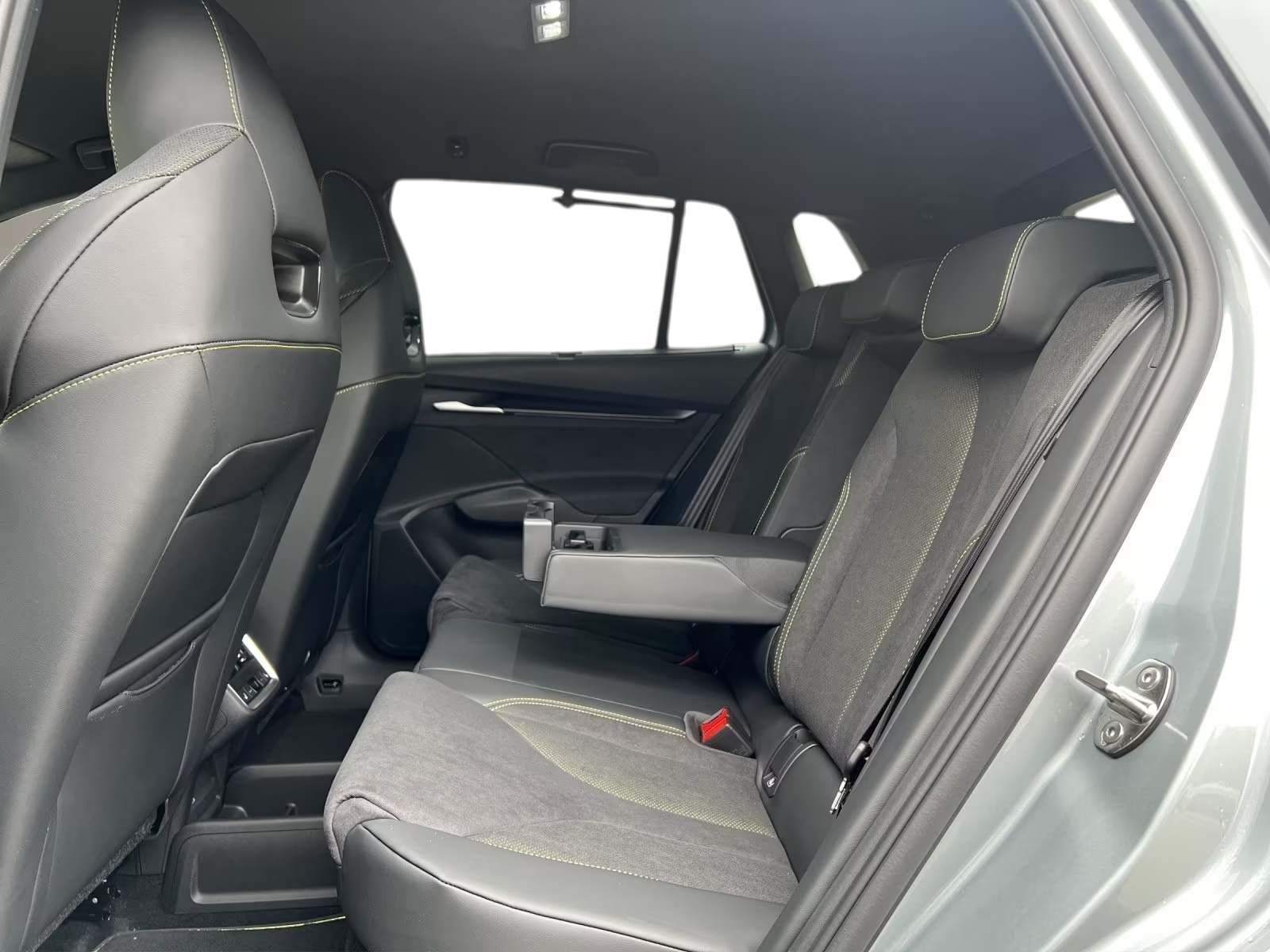 SKODA Elroq RS 4x4-image-9