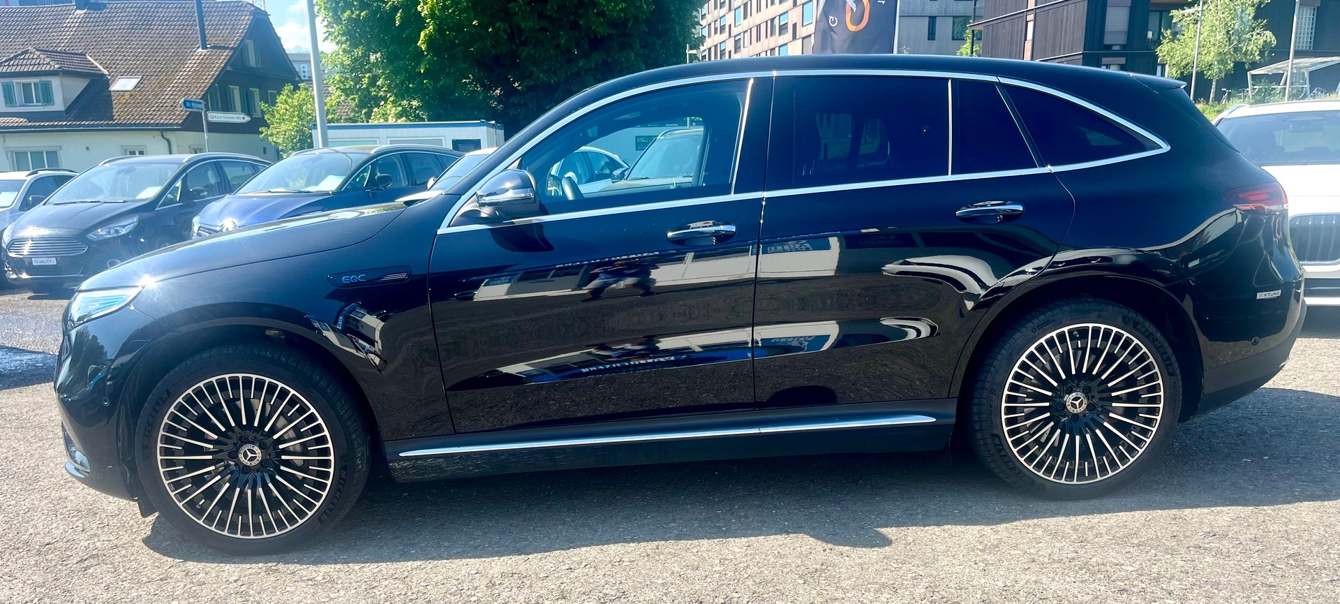 MERCEDES-BENZ EQC 400 AMG Line 4Matic-image-9