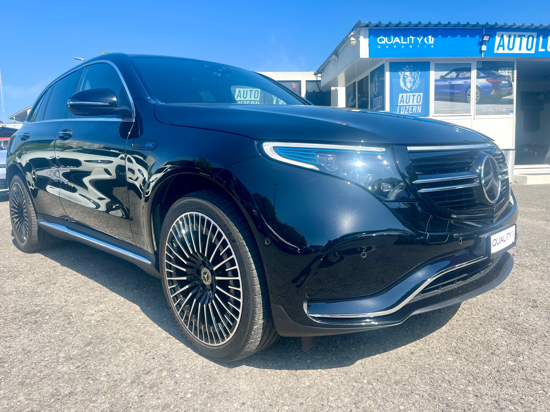 MERCEDES-BENZ EQC 400 AMG Line 4Matic-showroom-element-2