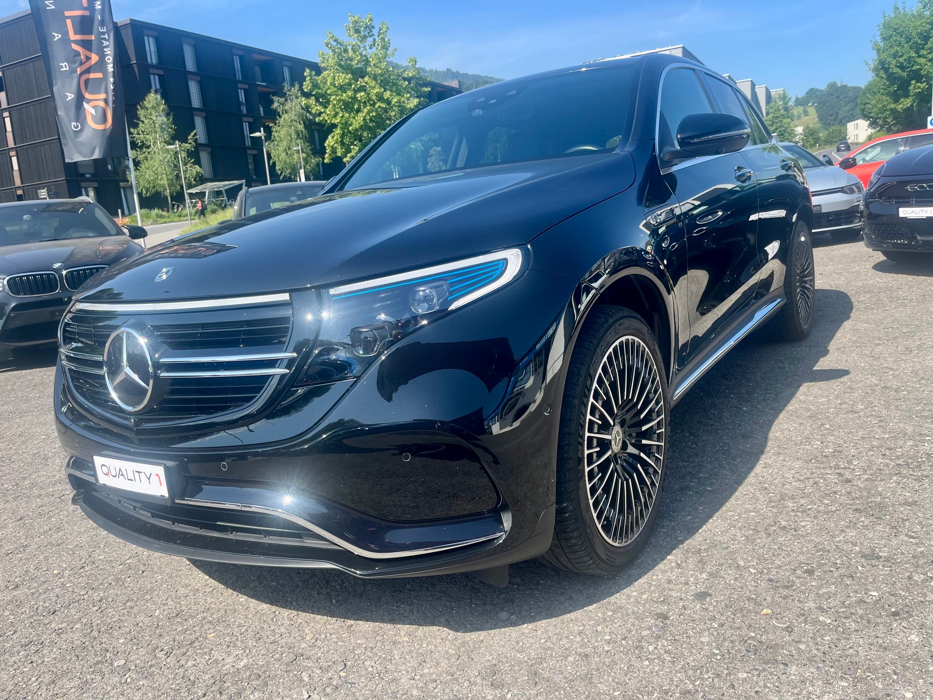 MERCEDES-BENZ EQC 400 AMG Line 4Matic