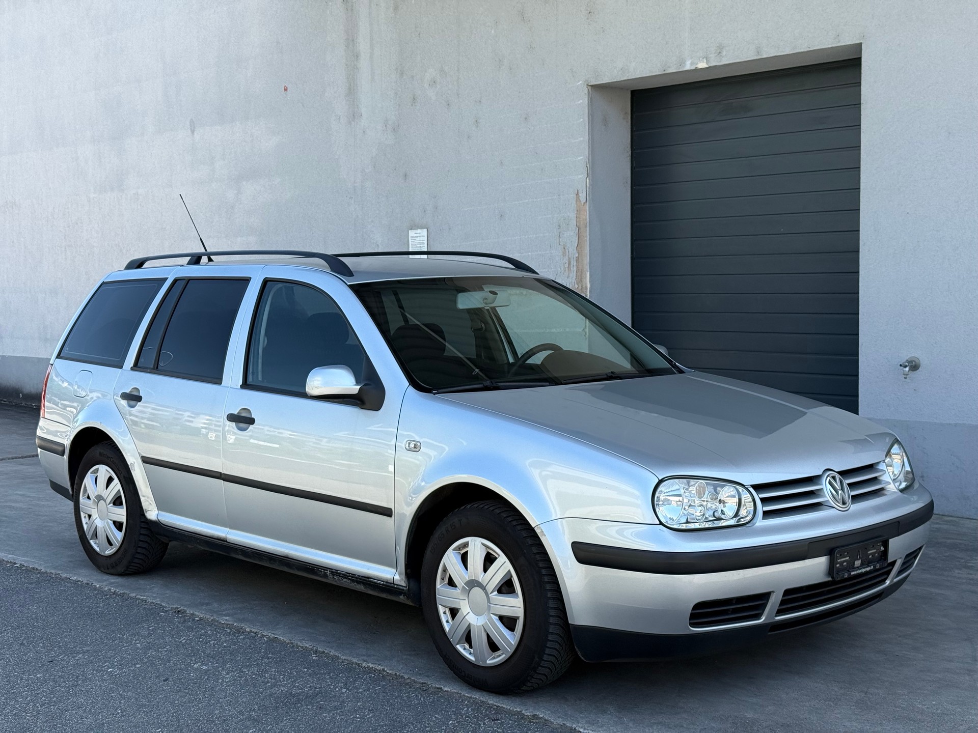 VW Golf Variant 1.9 TDI PD 4Motion-image-6