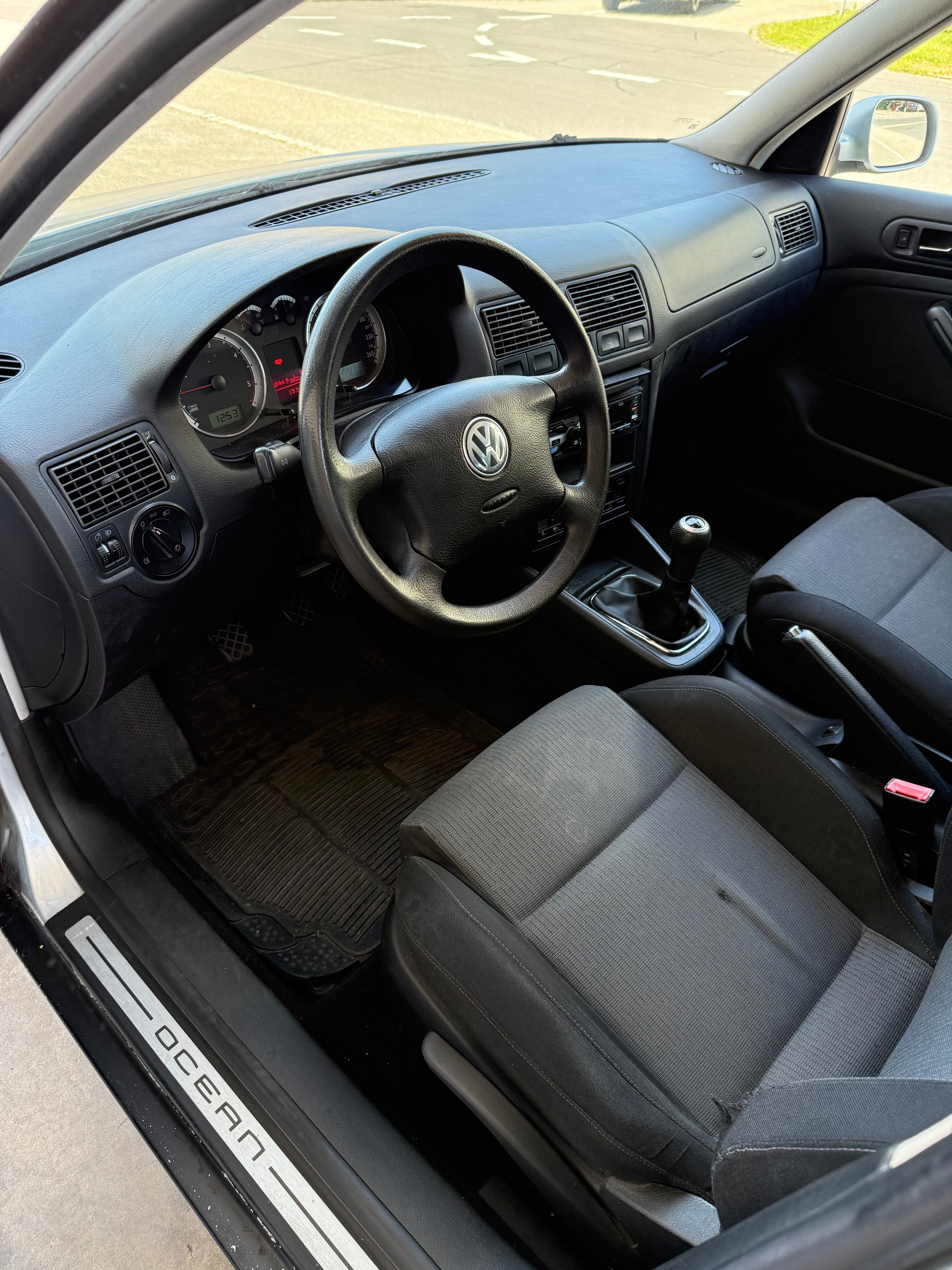 VW Golf Variant 1.9 TDI PD 4Motion-image-8