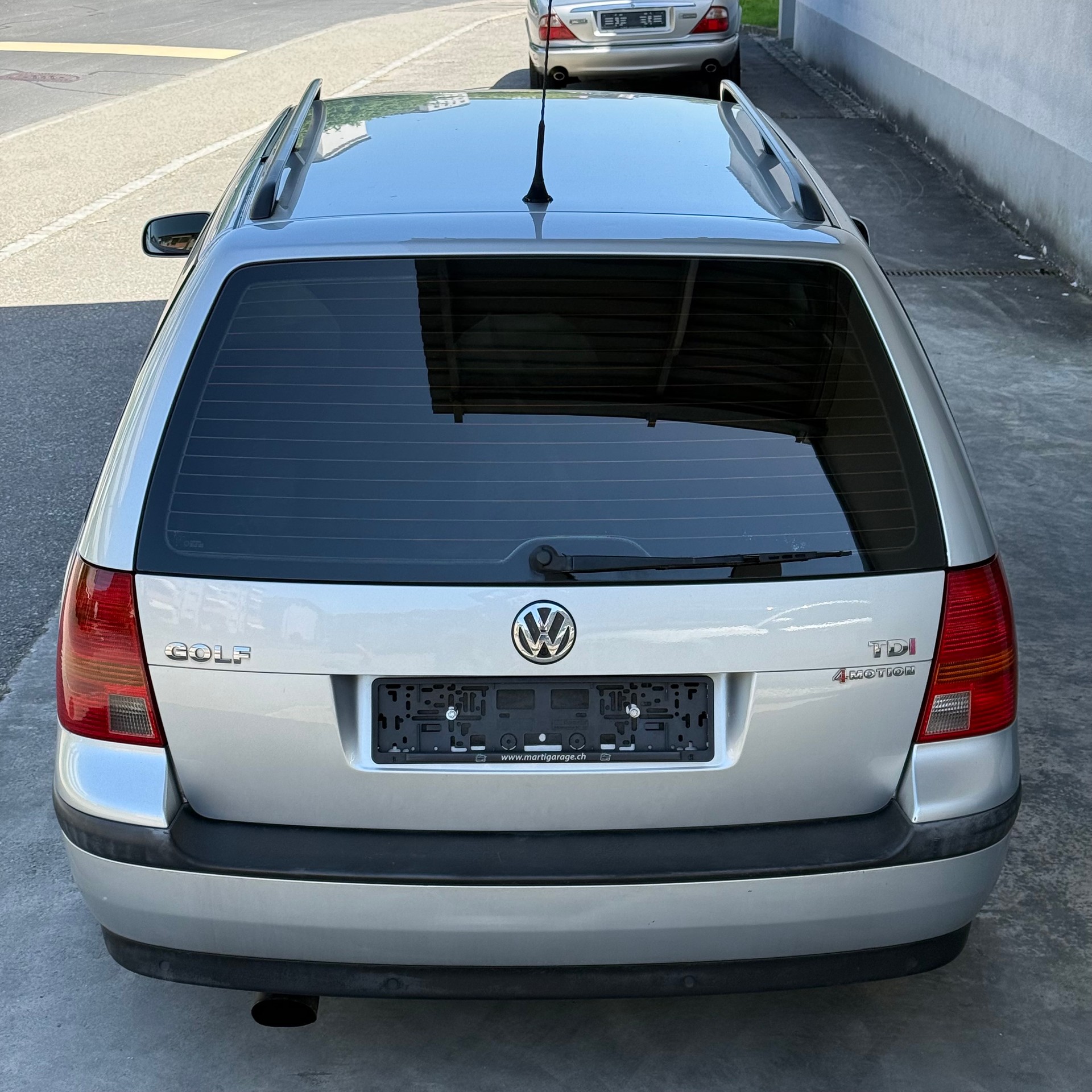 VW Golf Variant 1.9 TDI PD 4Motion-image-4