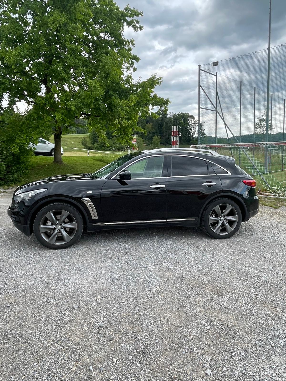 INFINITI FX30d S Premium AWD Automatic-image-2