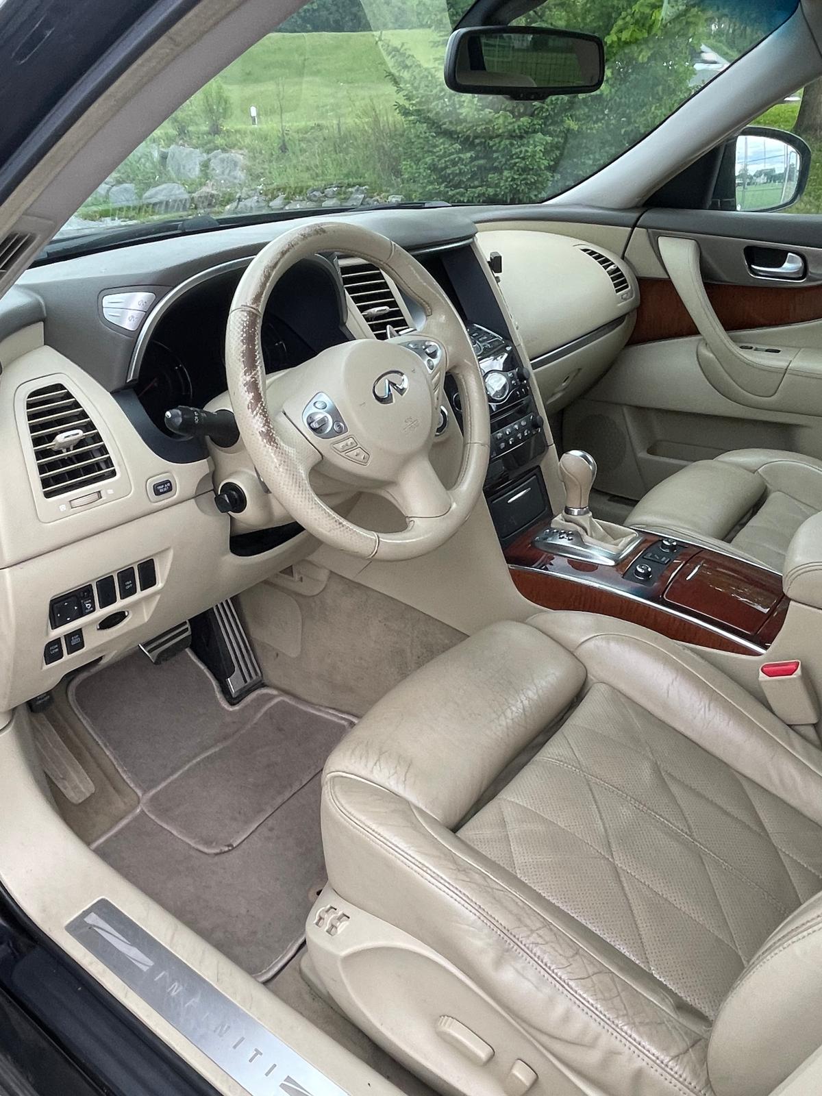 INFINITI FX30d S Premium AWD Automatic-image-9