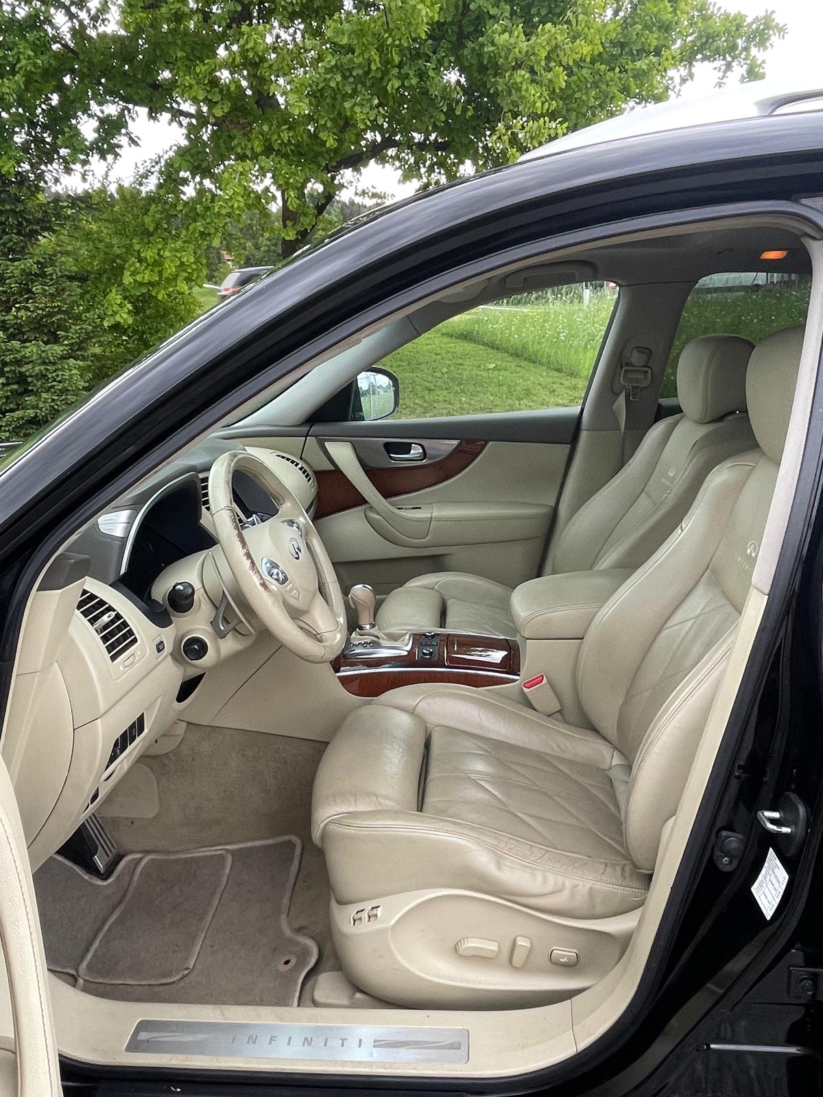 INFINITI FX30d S Premium AWD Automatic-image-6