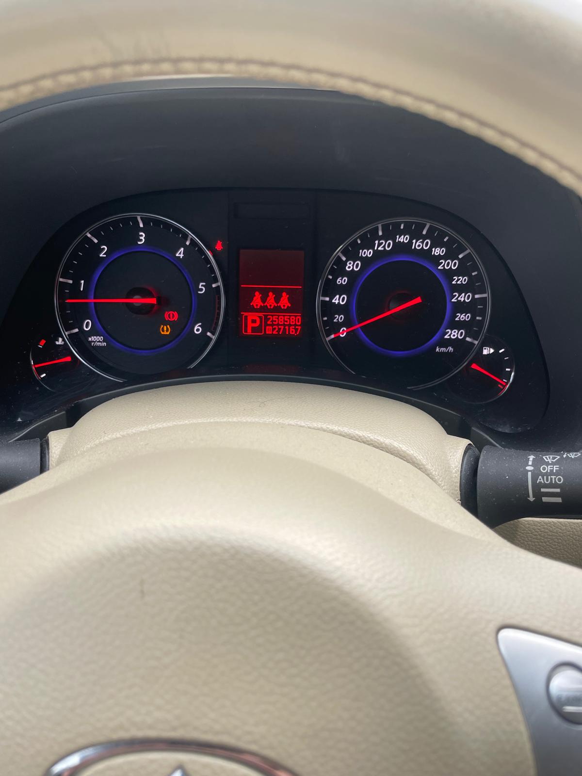 INFINITI FX30d S Premium AWD Automatic-image-5