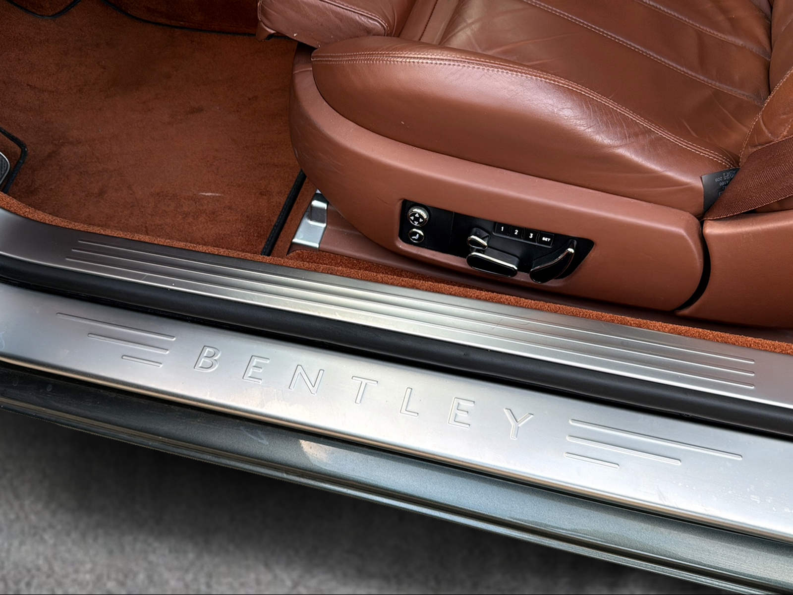 BENTLEY Continental GT 6.0-image-15