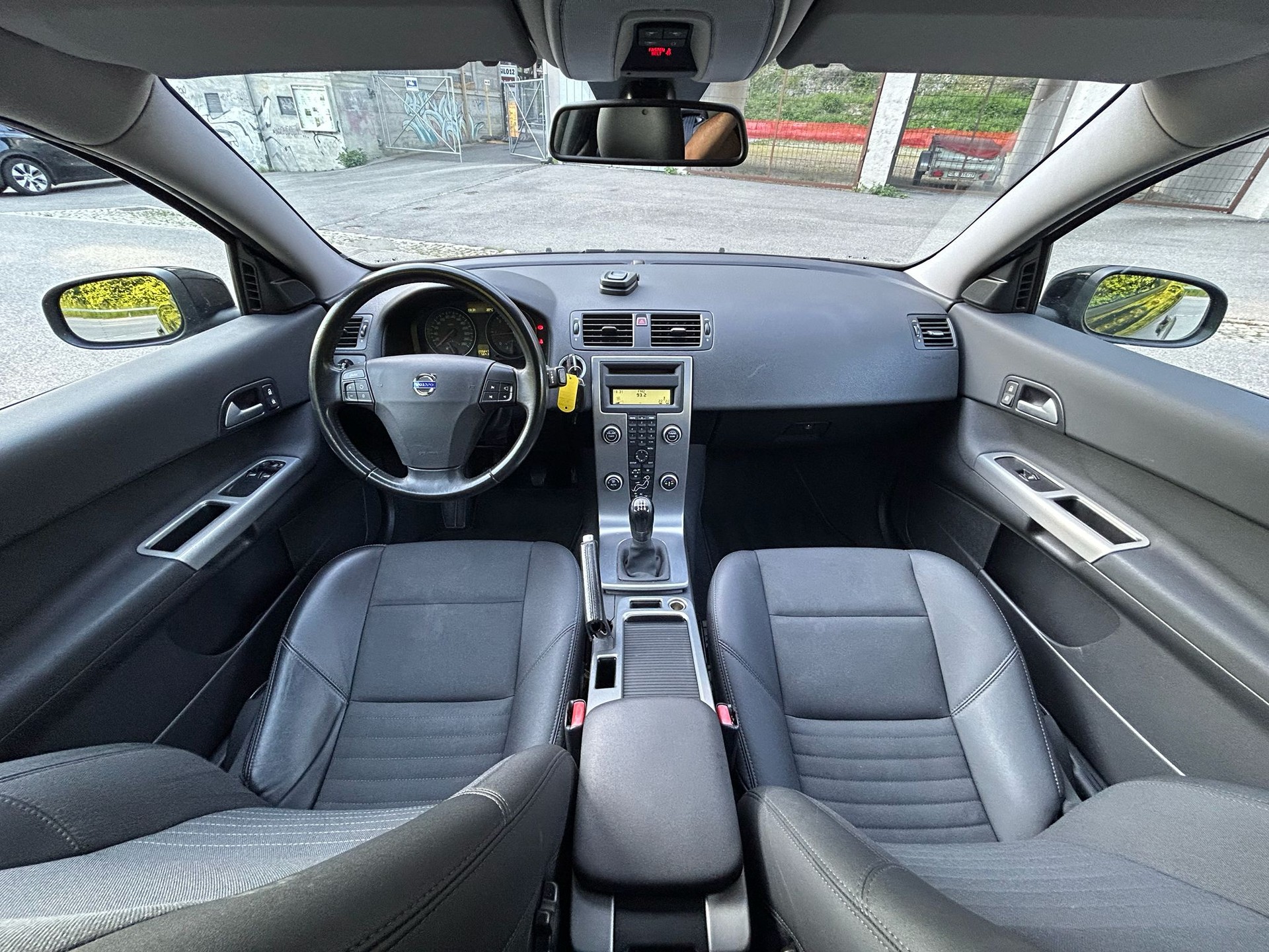 VOLVO C30 1.6D-image-15