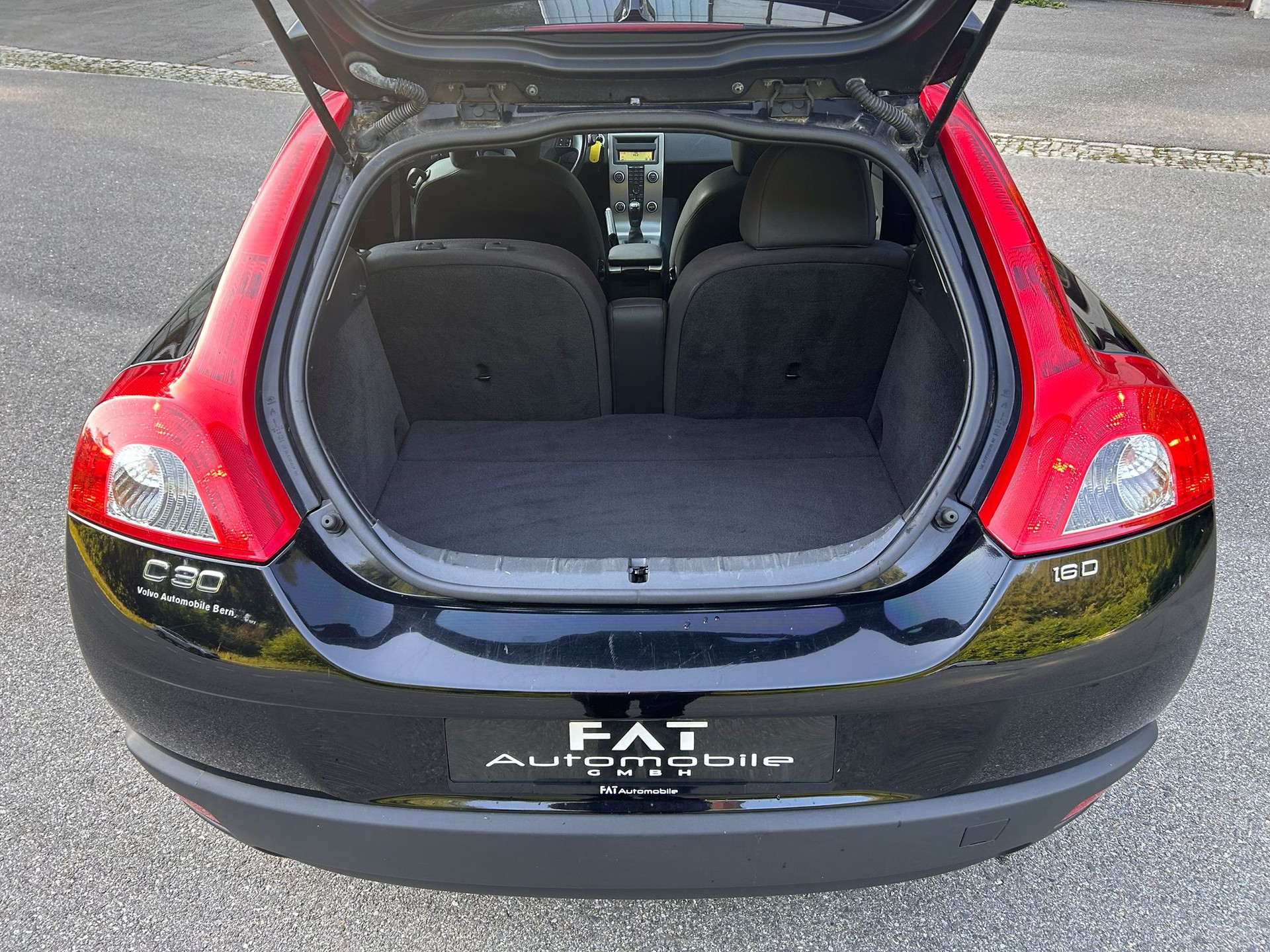 VOLVO C30 1.6D-image-8