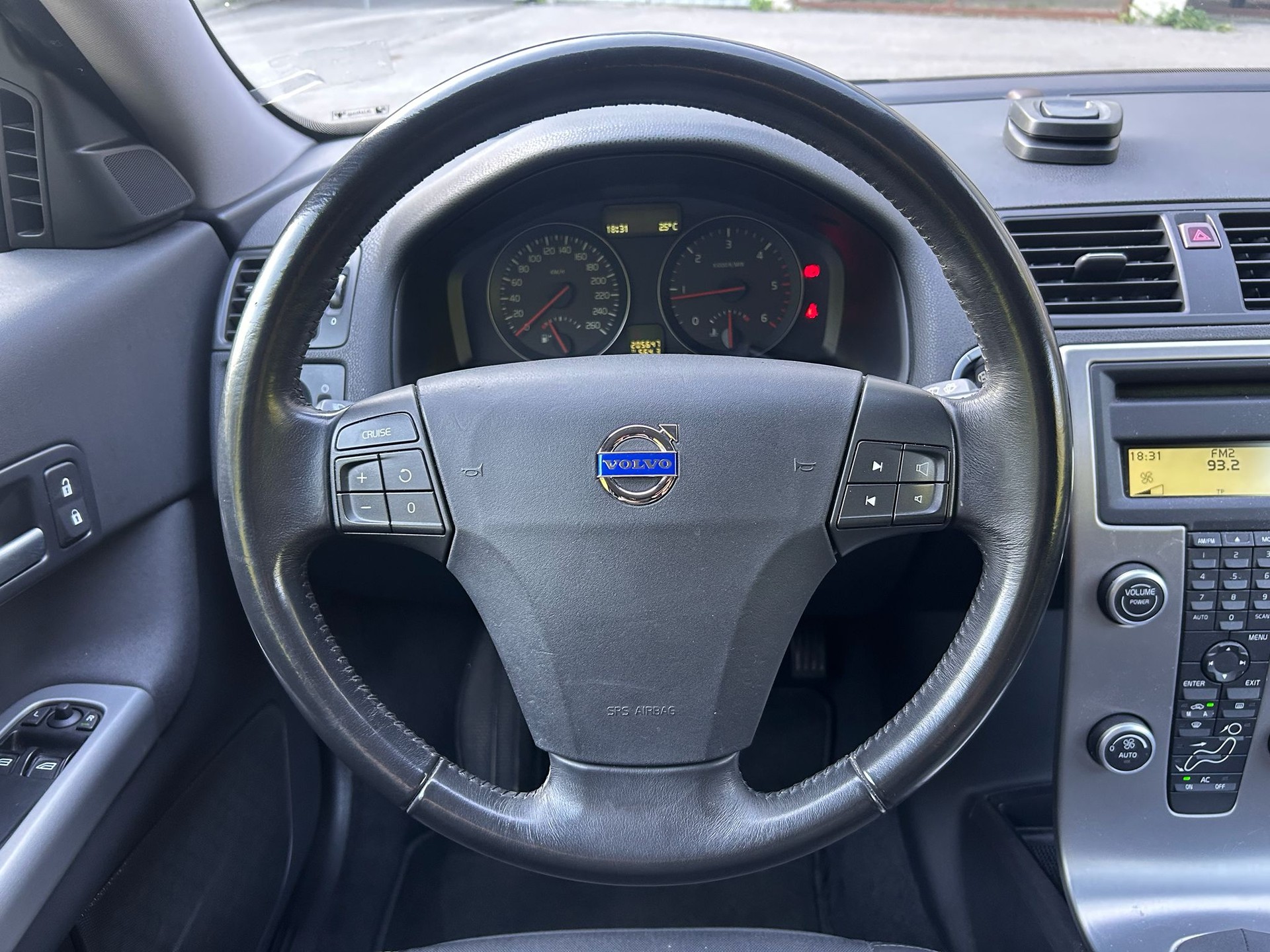 VOLVO C30 1.6D-image-17