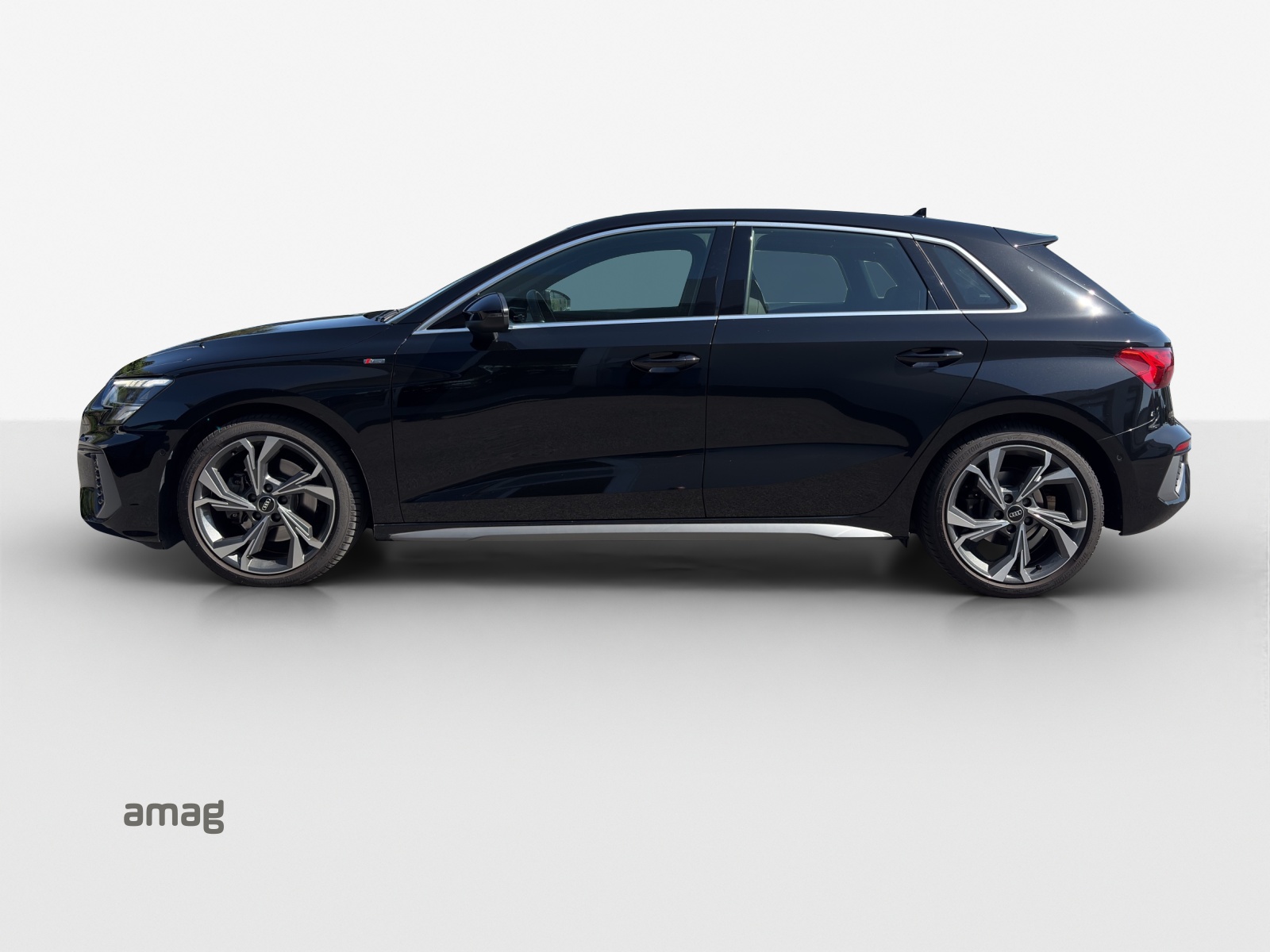 AUDI A3 Sportback 40 TFSI S line quattro S-tronic-showroom-element-1