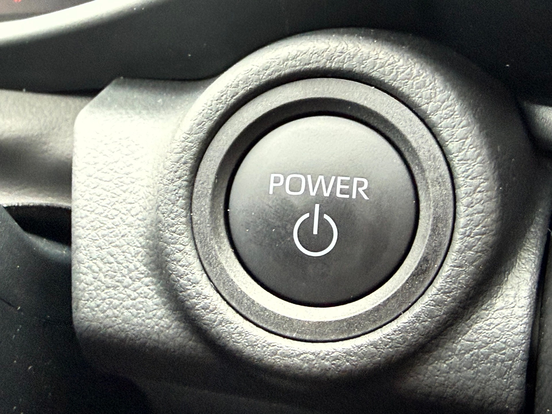 TOYOTA C-HR 2.0 PHEV CVT Swiss Edition-image-30