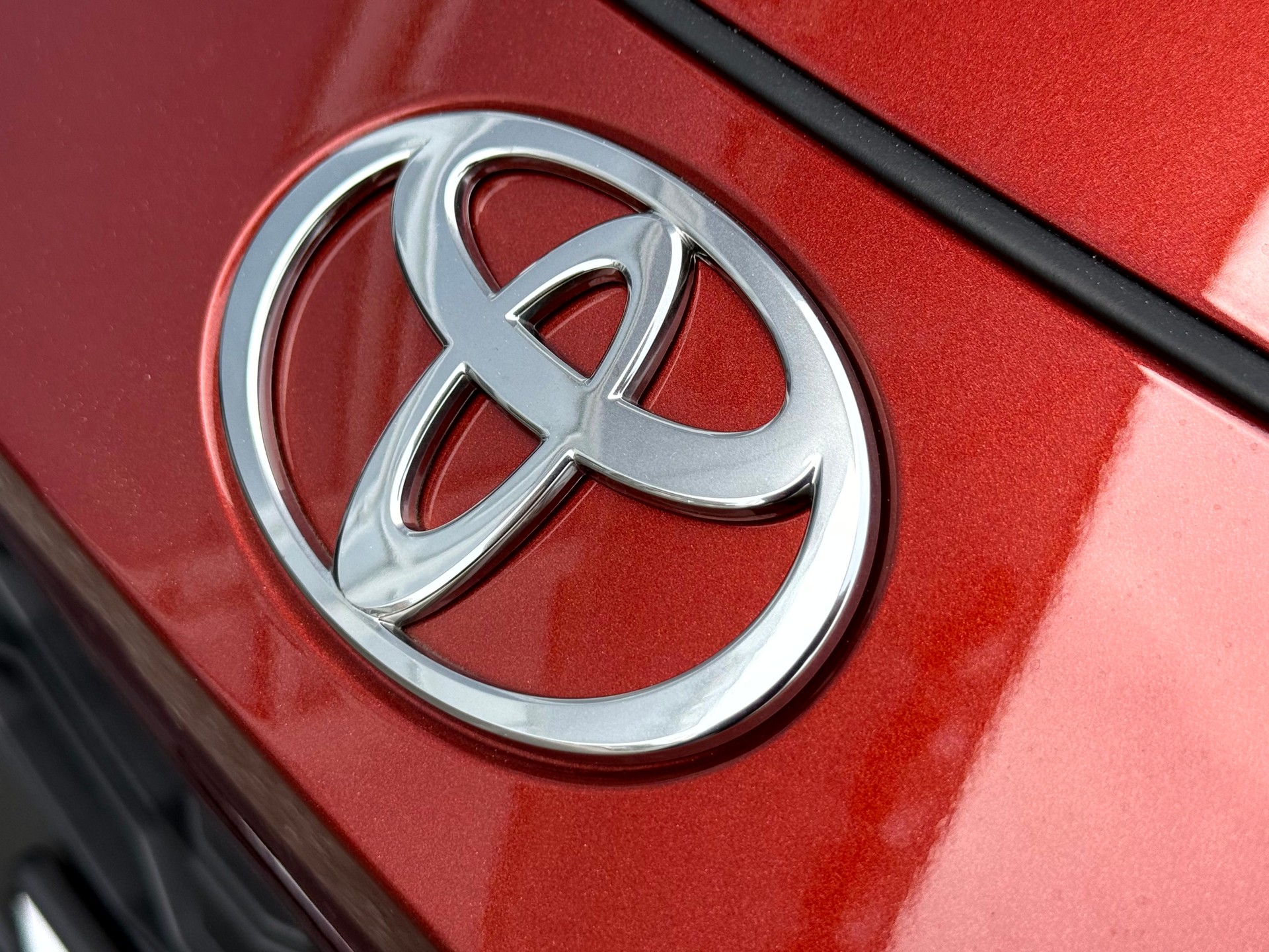 TOYOTA C-HR 2.0 PHEV CVT Swiss Edition-showroom-element-2