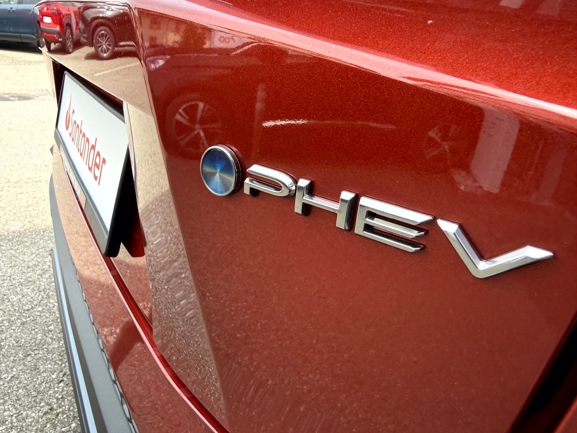 TOYOTA C-HR 2.0 PHEV CVT Swiss Edition-image-8