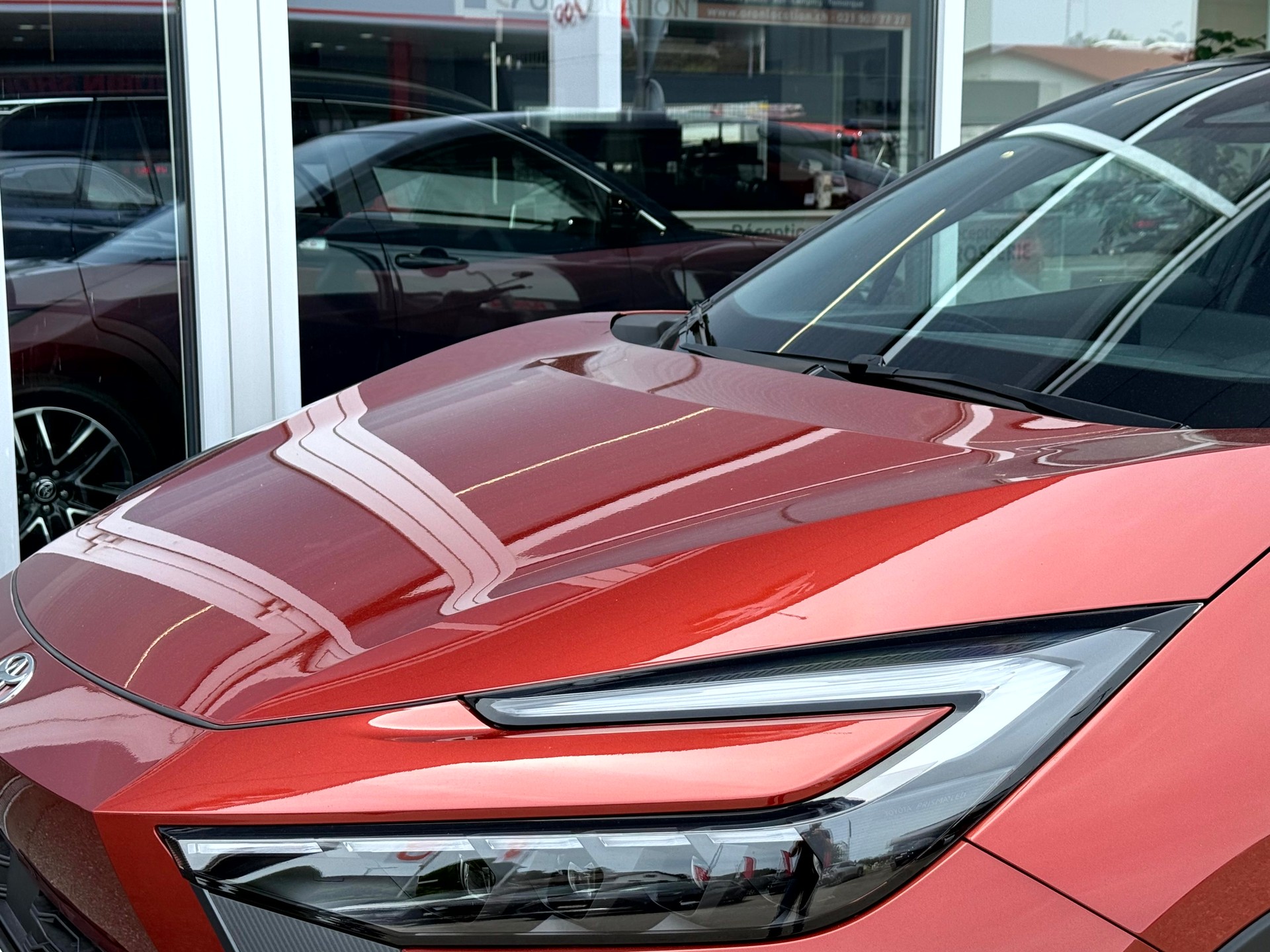TOYOTA C-HR 2.0 PHEV CVT Swiss Edition-showroom-element-1