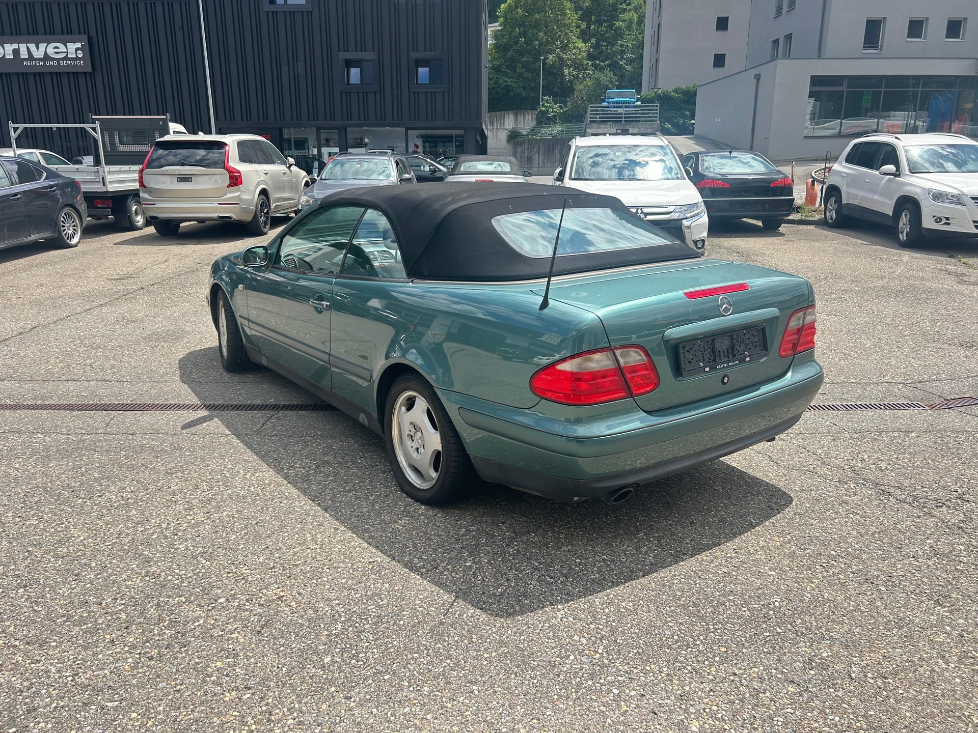MERCEDES-BENZ CLK 320 Avantgarde Automatic-image-3