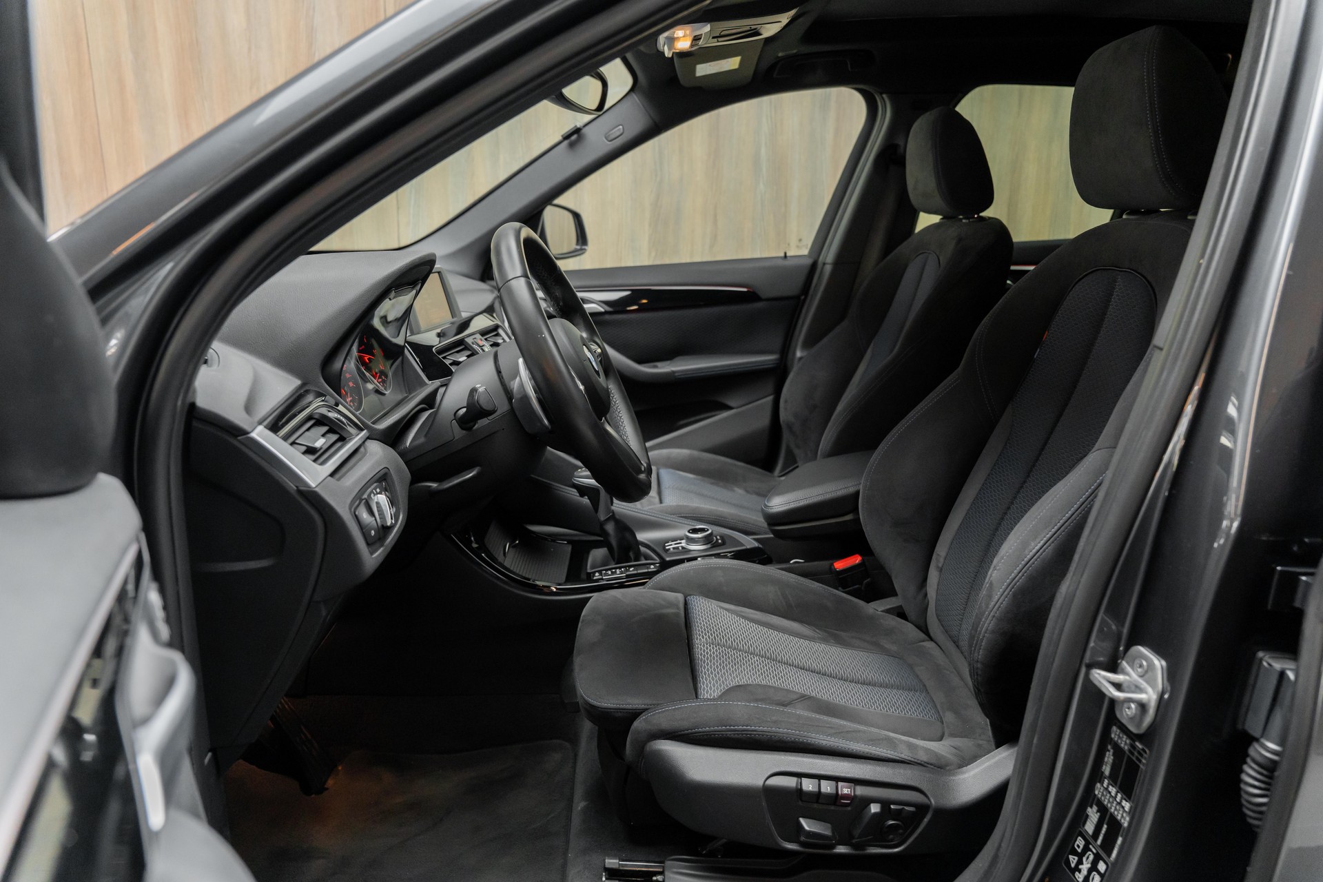 BMW X1 xDrive 25d M Sport Steptronic-image-5