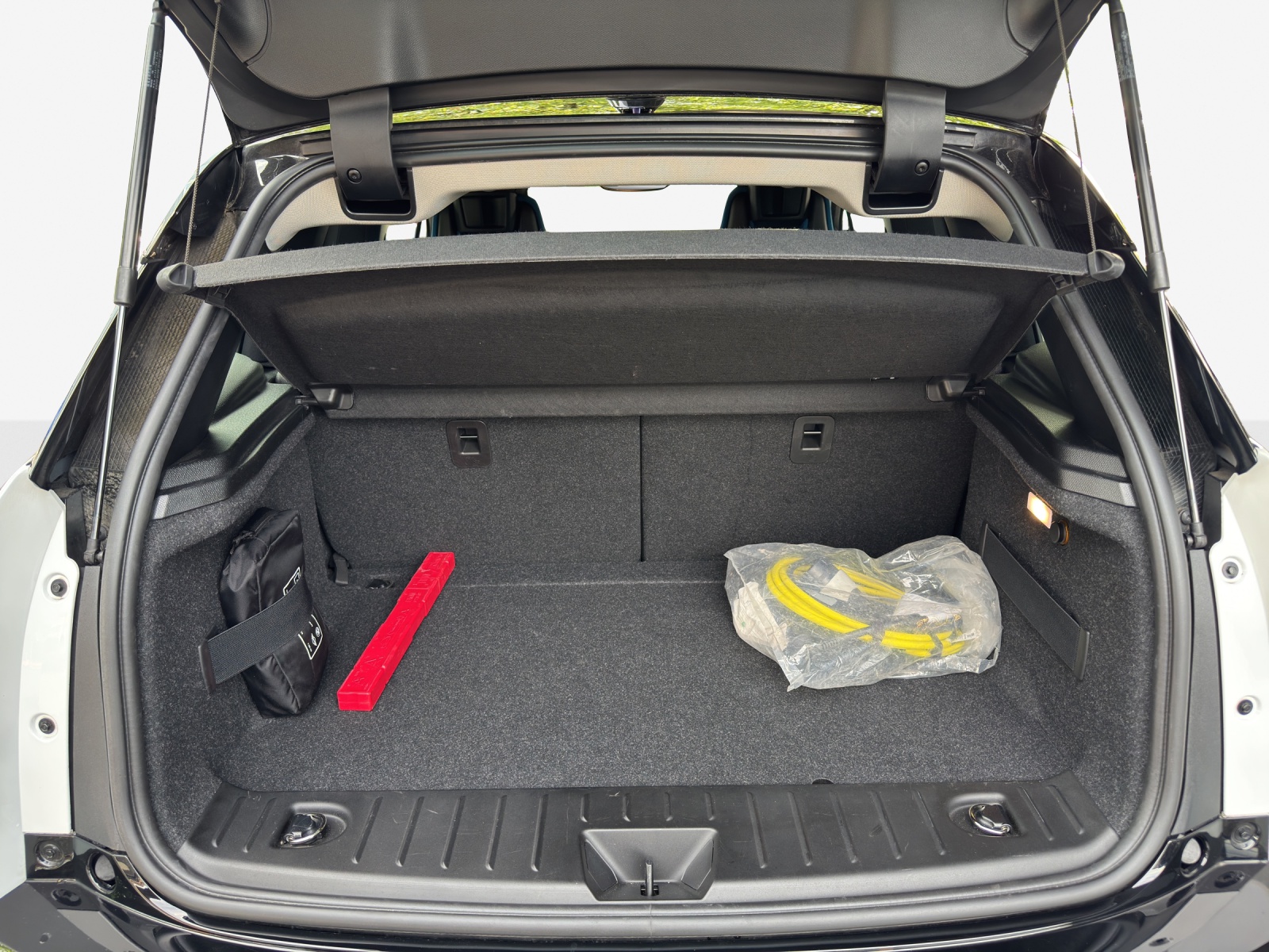 BMW i3s (120Ah) Fleet Edition-image-13