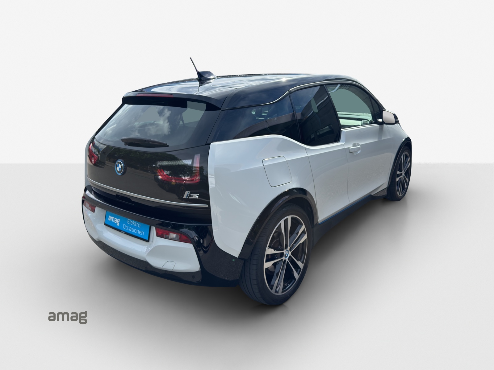 BMW i3s (120Ah) Fleet Edition-image-5