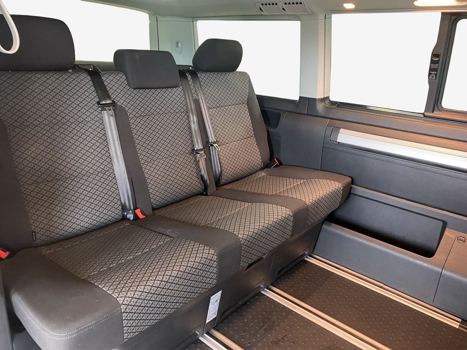VW T6.1 California 2.0 TDI Beach Liberty Spirit DSG-image-11
