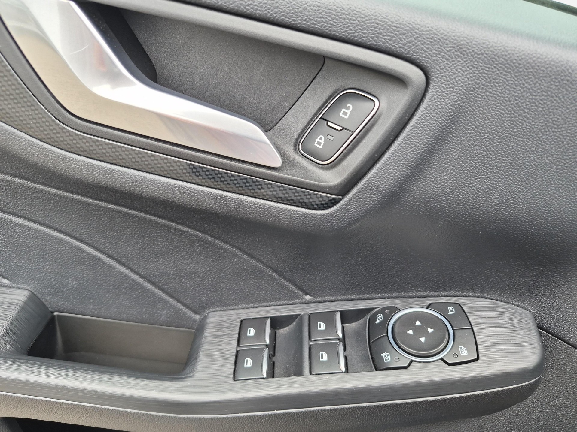FORD Kuga 2.5 Plug-in Hybrid ST-Line X / ab 3,99% Leasing bei Abschluss einer Protect Autoversicherung-image-18