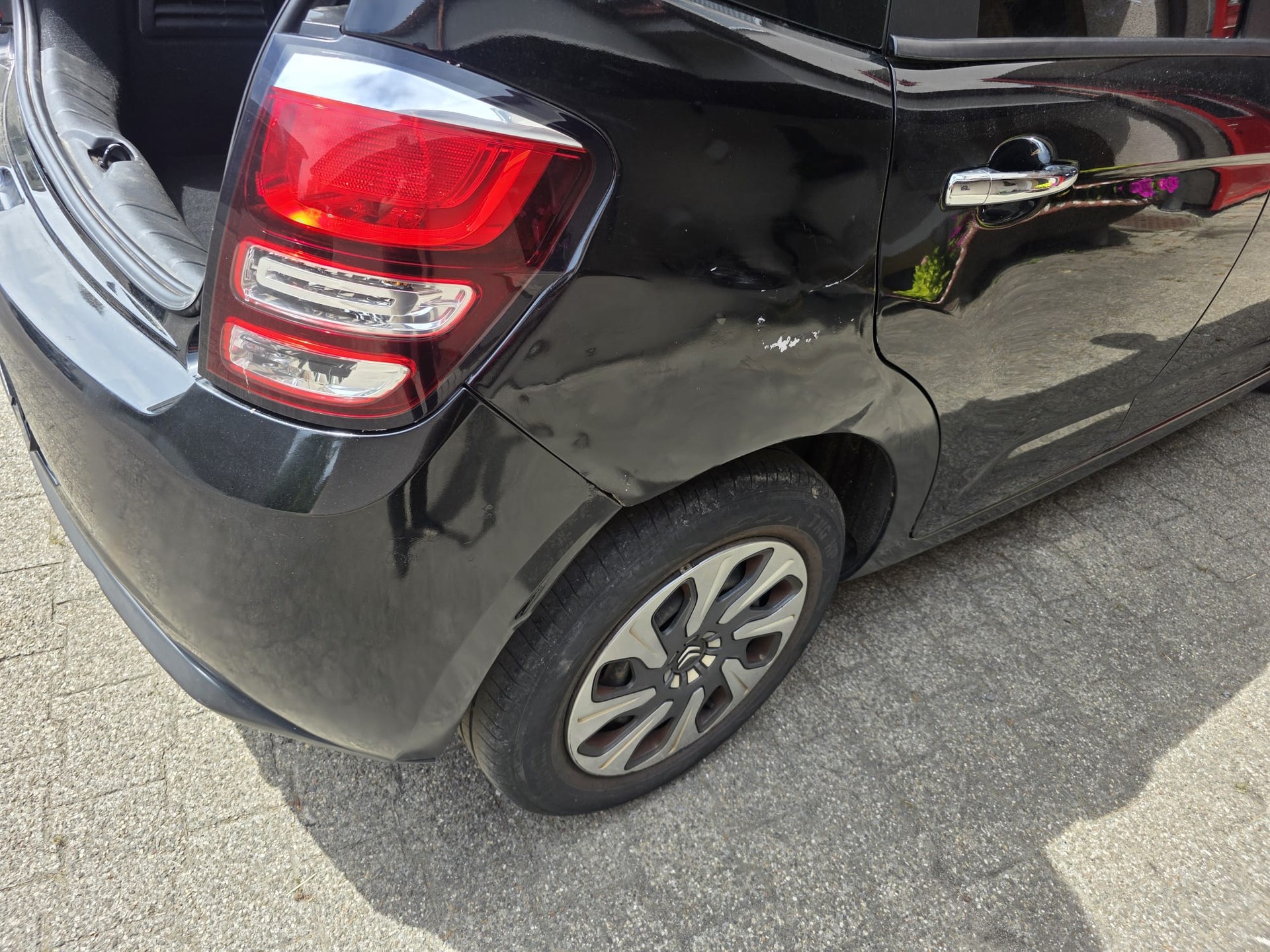 CITROEN C3 1.2i Attraction-image-4