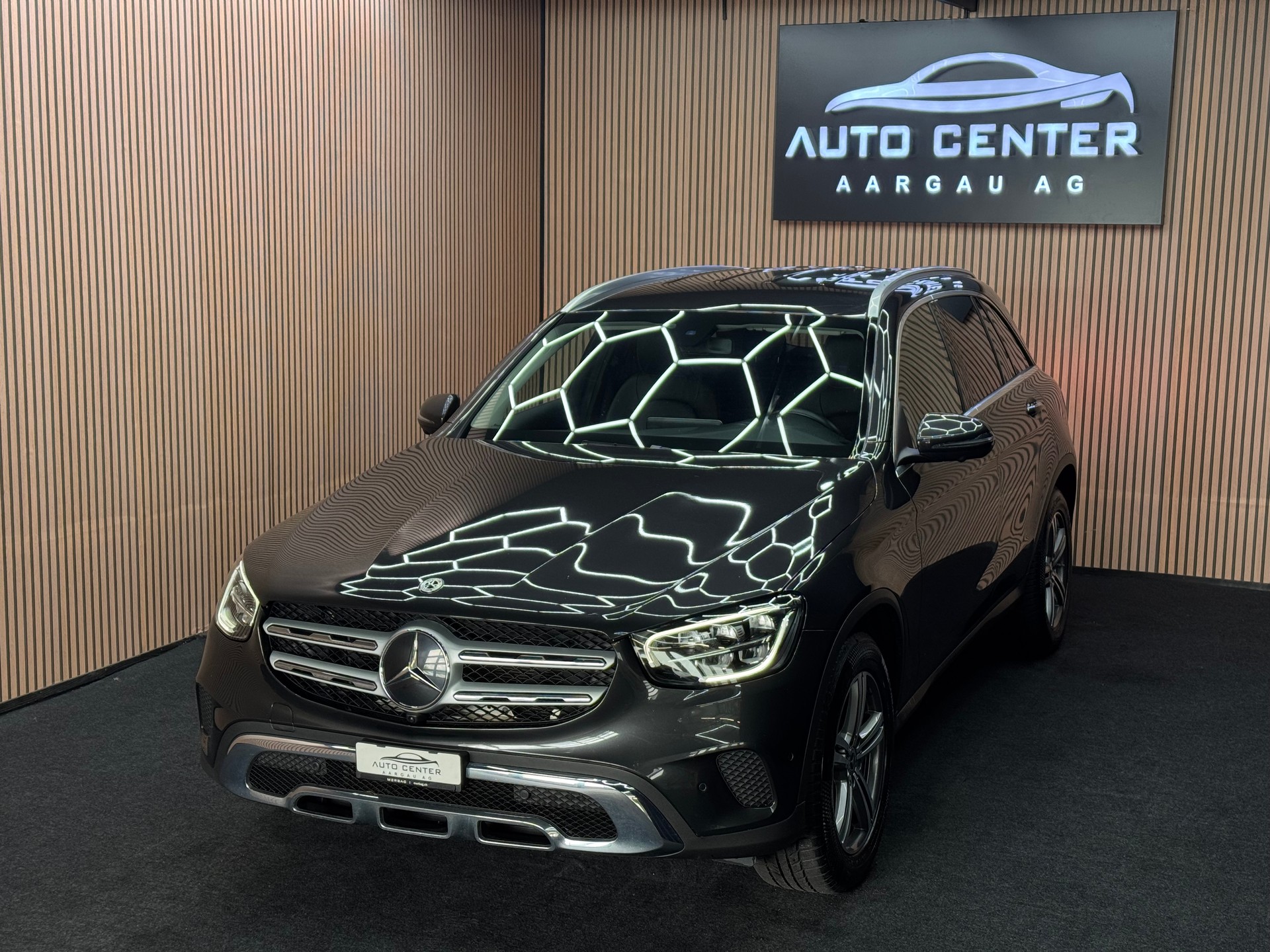 MERCEDES-BENZ GLC 220 d 4m | 1 Jahr Garantie | Facelift | *ab CHF 299.-/ Monat*-showroom-element-2