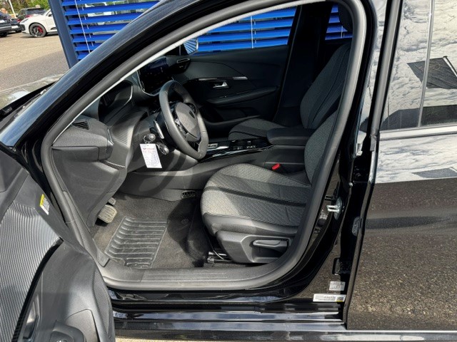 PEUGEOT 208 1.2 MHEV 110 Style-image-4