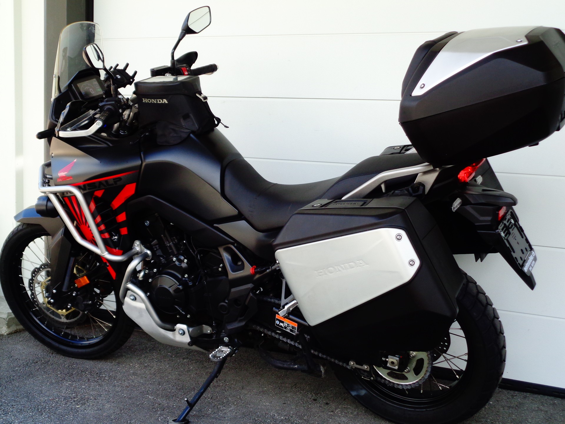 HONDA XL 750 Transalp-image-6