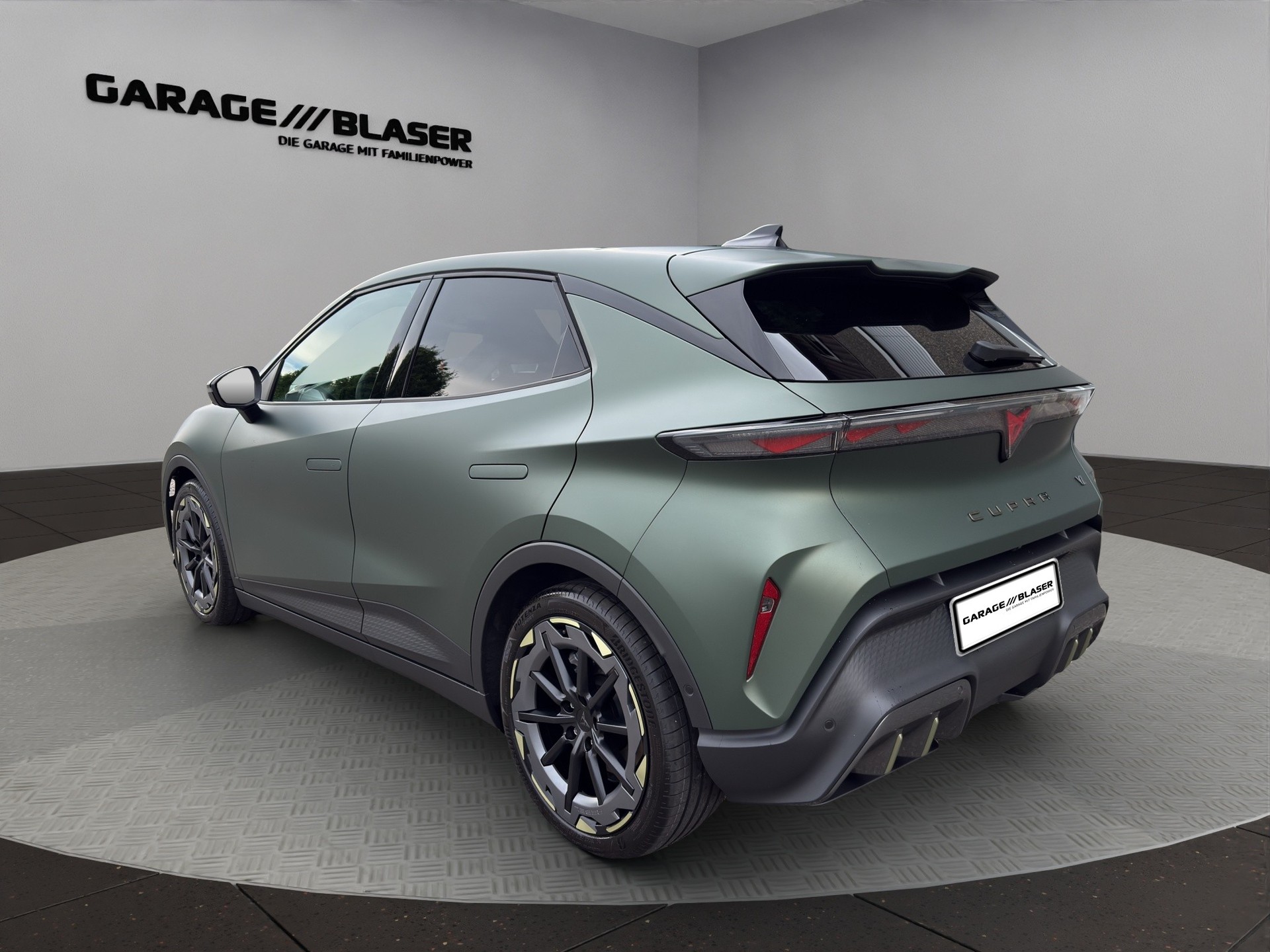 CUPRA Raval 52 kWh VZ Extreme Launch Edition-showroom-element-2