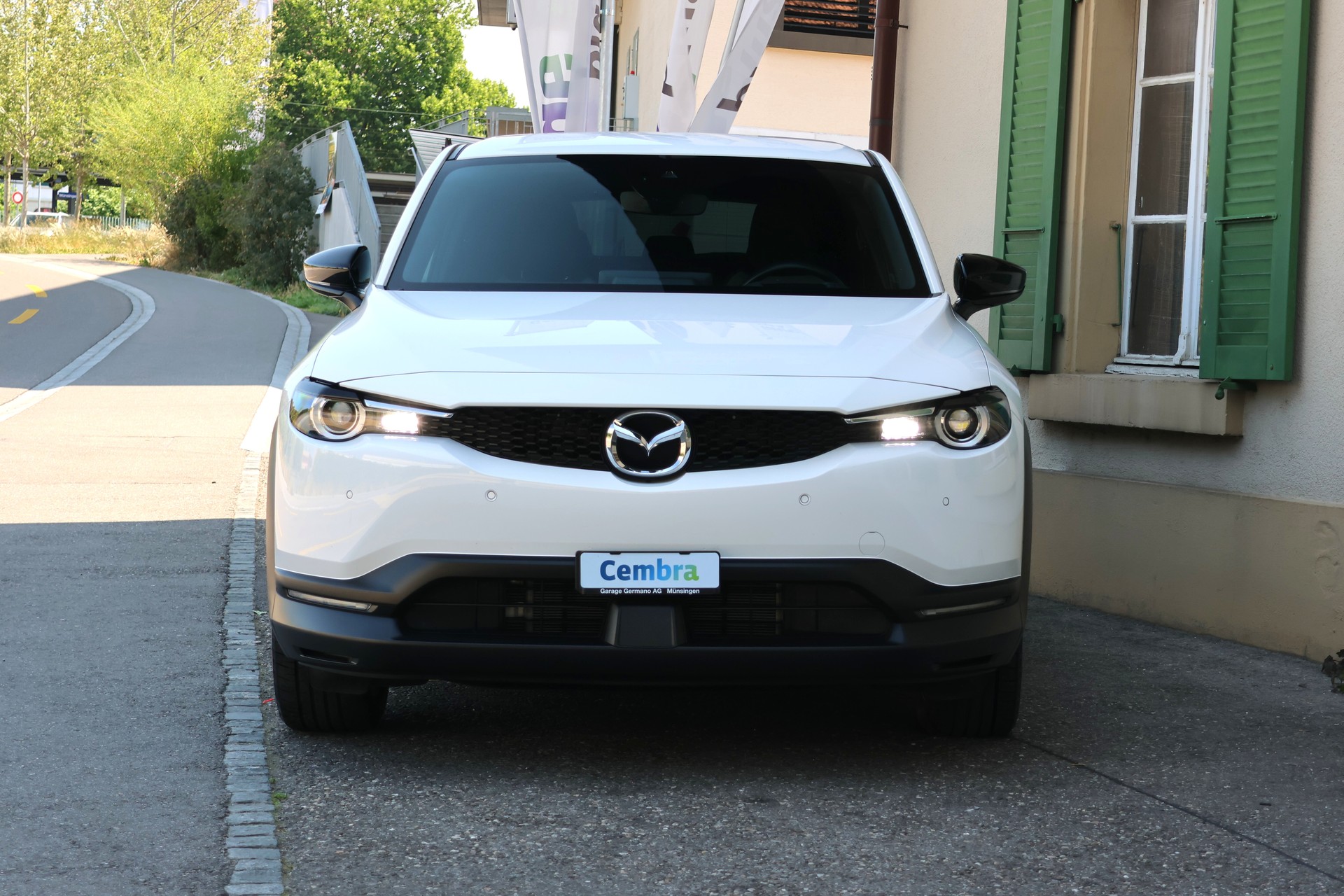 MAZDA MX-30 PHEV e-Skyactiv R-EV 170 Exclusive-Line-showroom-element-1