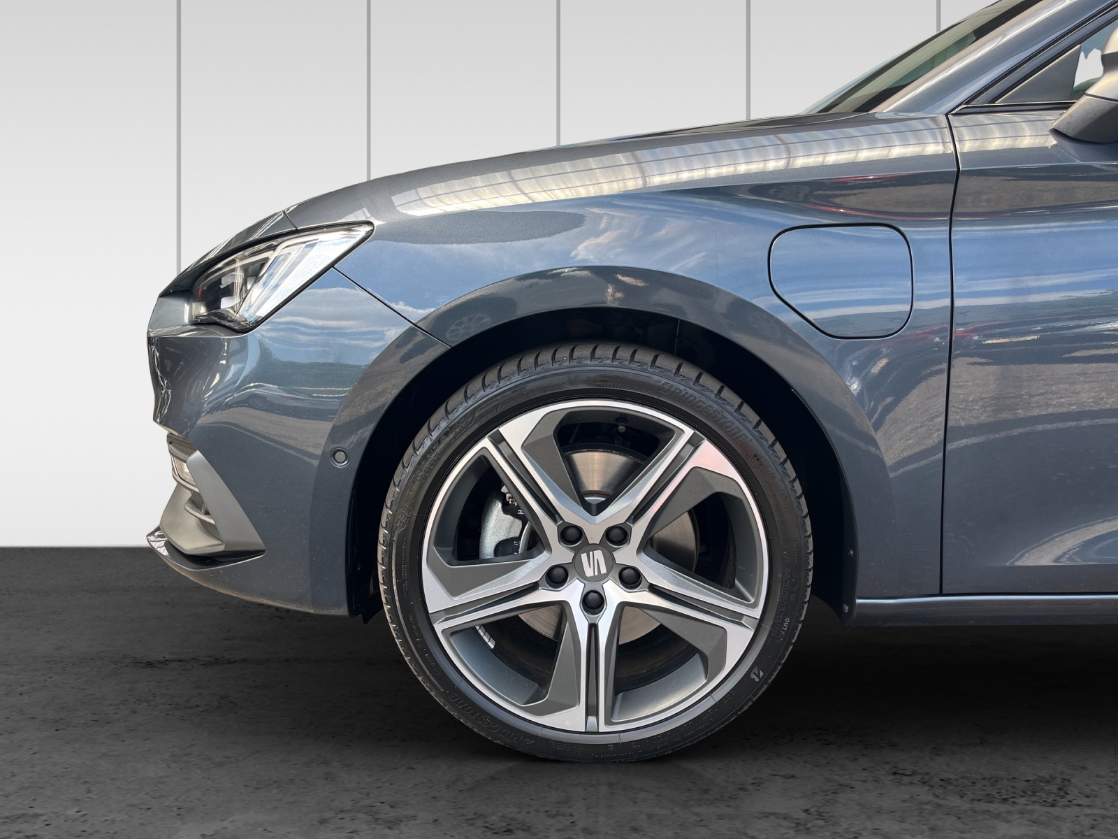 SEAT Leon 1.4 eHybrid pHEV DSG FR-image-13