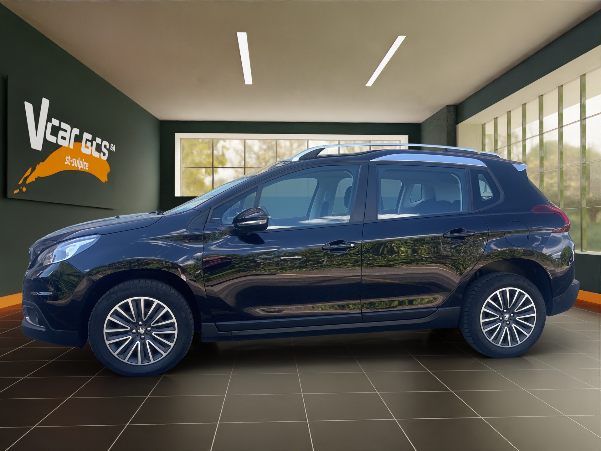 PEUGEOT 2008 1.2 PureTech Active EAT6-image-1