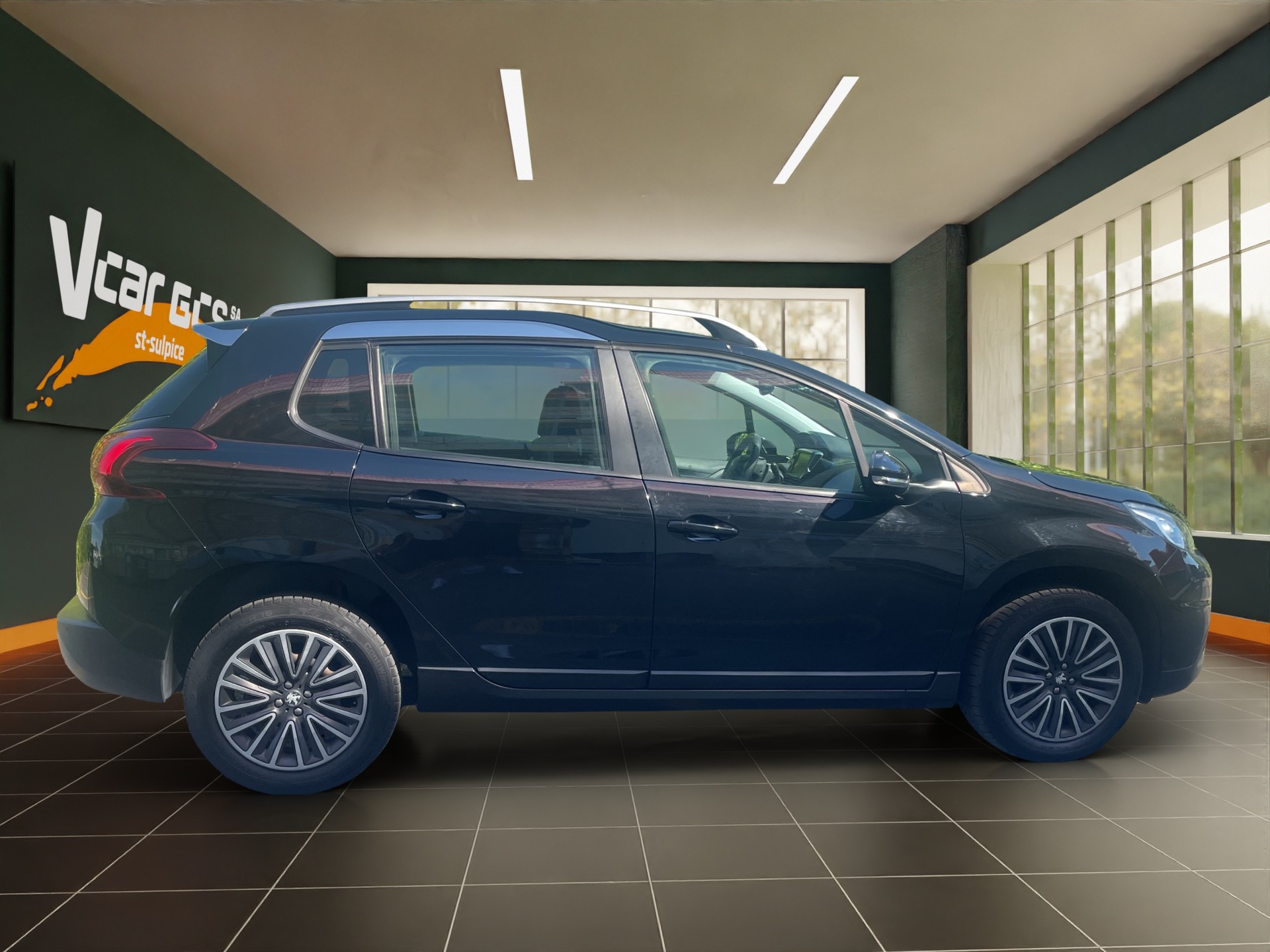 PEUGEOT 2008 1.2 PureTech Active EAT6-image-5