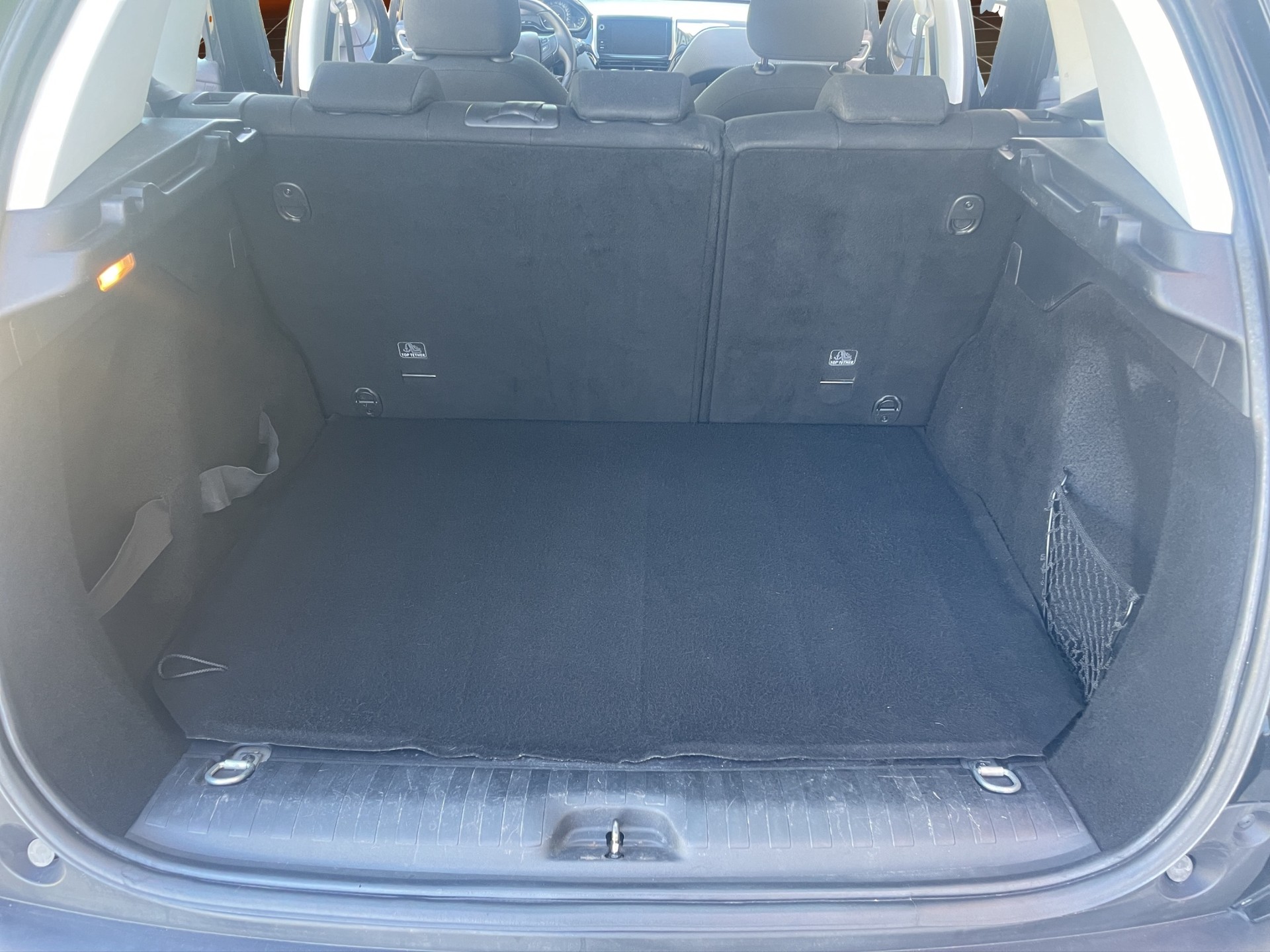 PEUGEOT 2008 1.2 PureTech Active EAT6-image-15