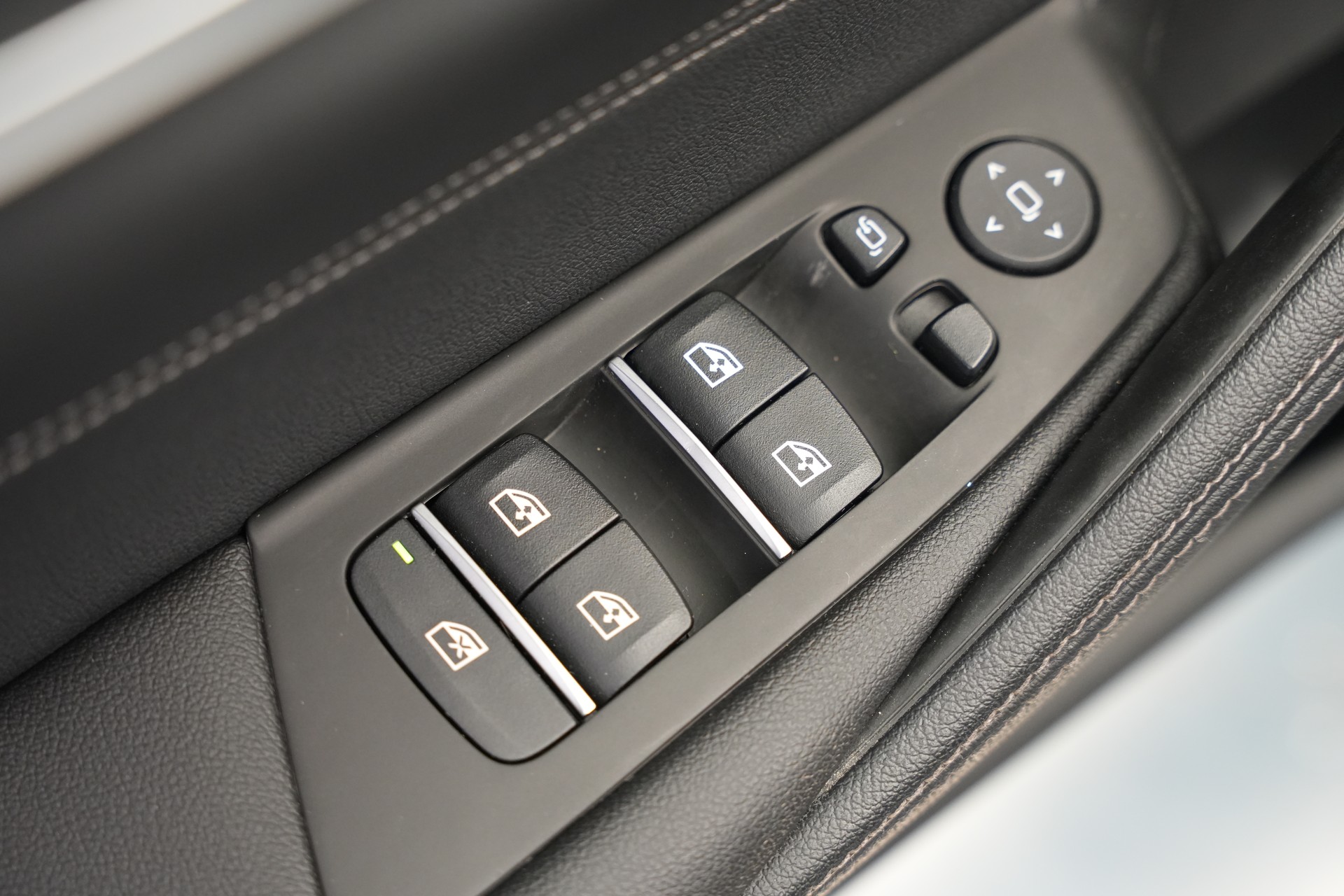 BMW 520d xDrive 48V Touring M Sport Steptronic-image-18