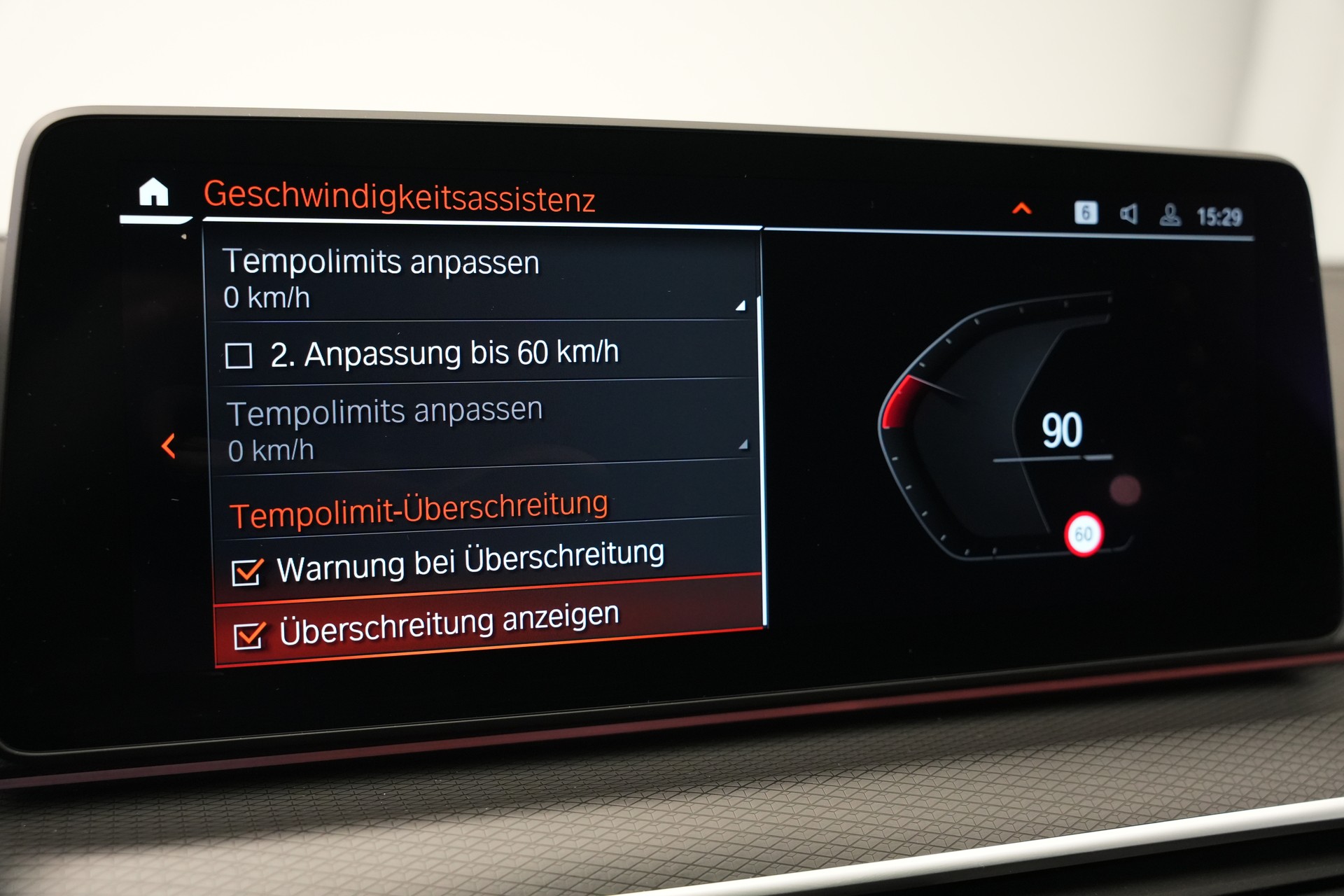 BMW 520d xDrive 48V Touring M Sport Steptronic-image-37