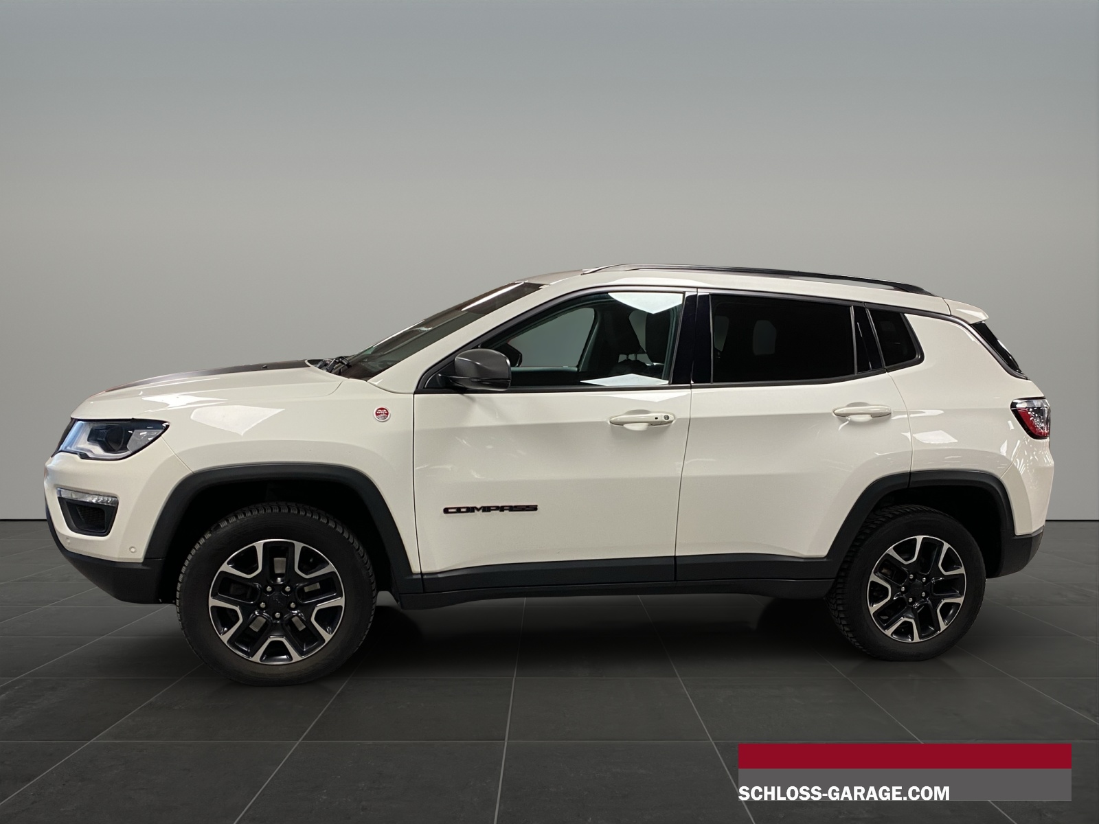 JEEP COMPASS 2.0 CRD Trailhawk A-showroom-element-1