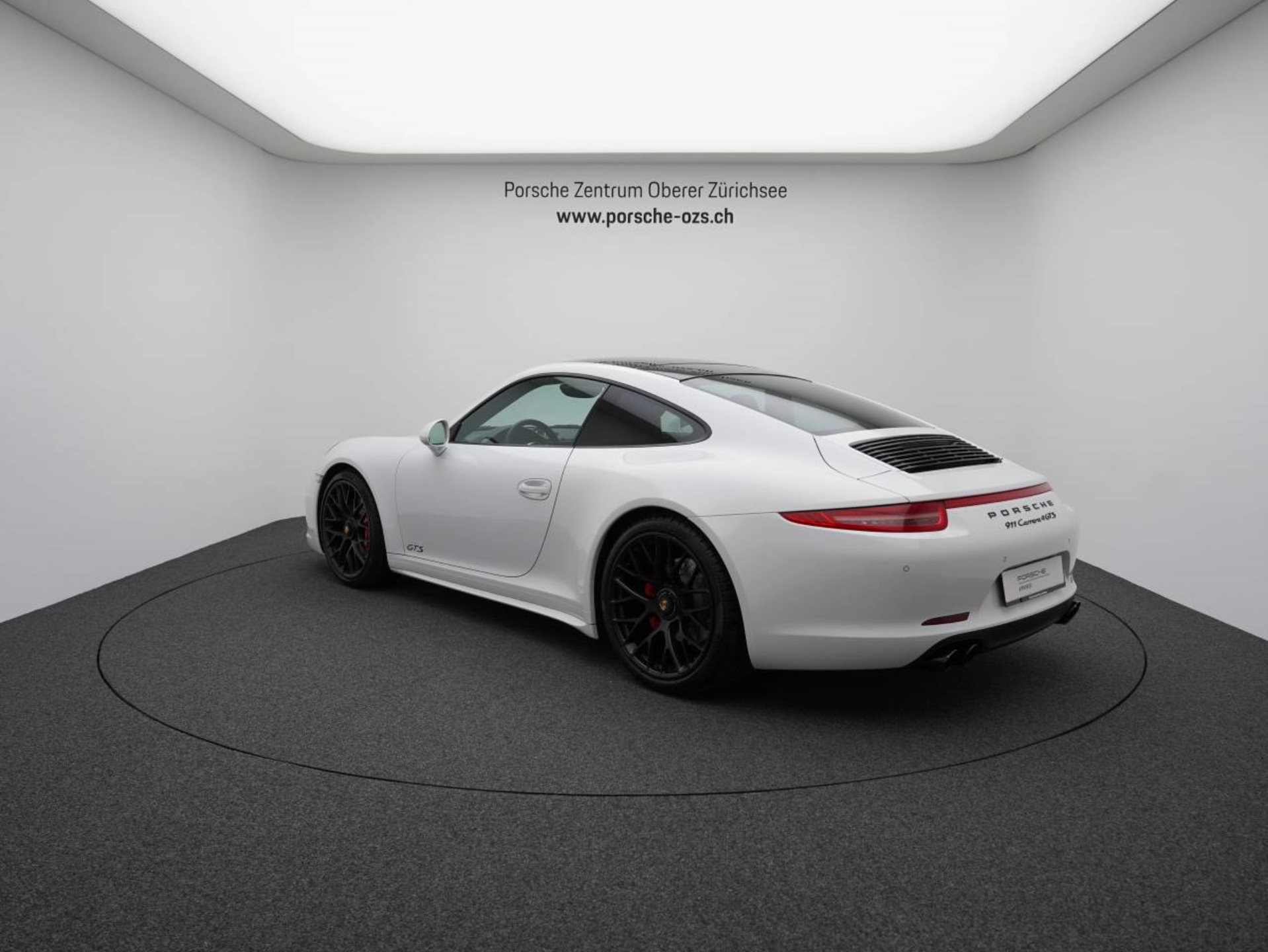 PORSCHE 911 Carrera 4 GTS-showroom-element-2