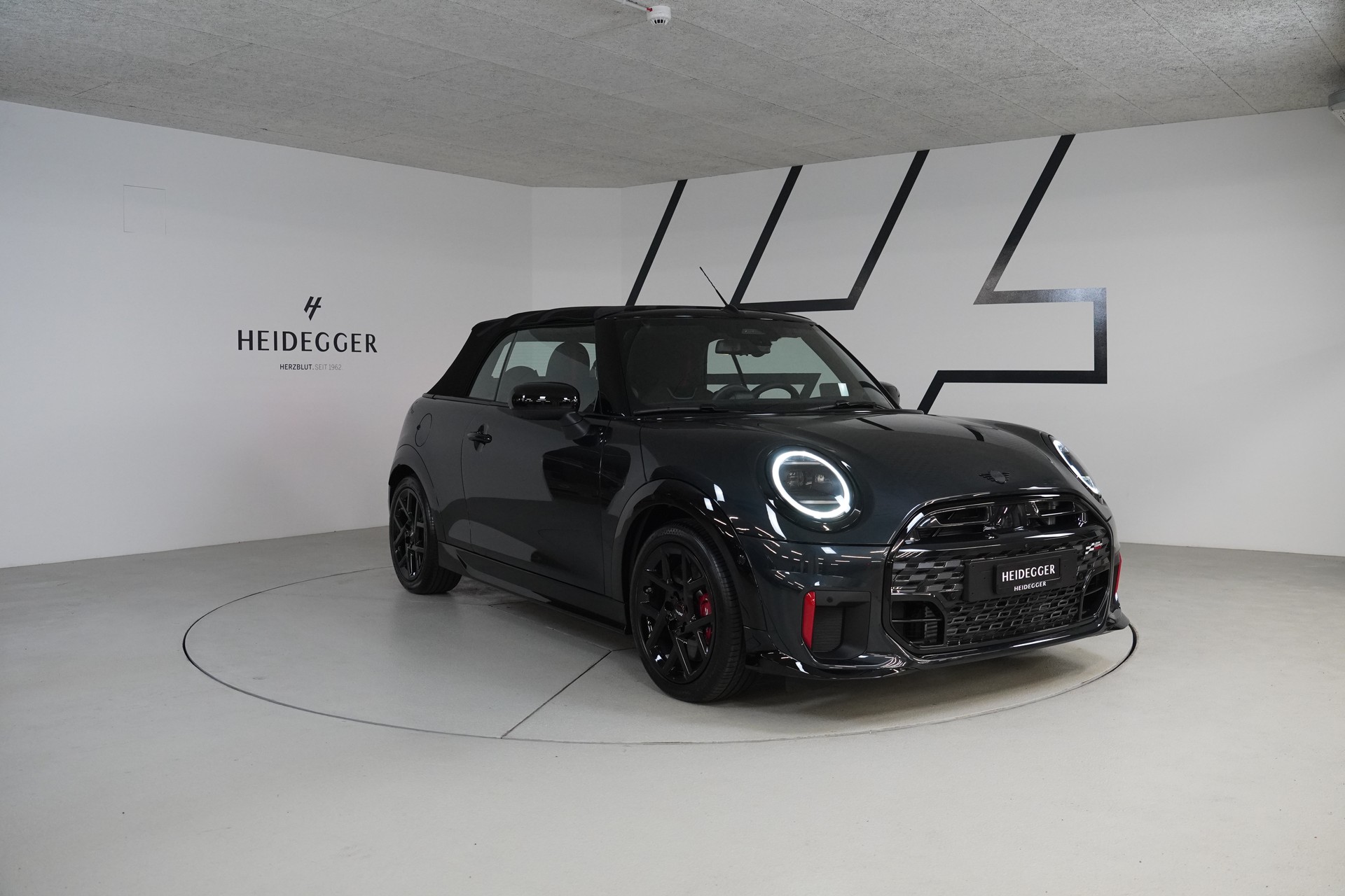 MINI Cooper John Cooper Works Cabriolet DKG-showroom-element-2