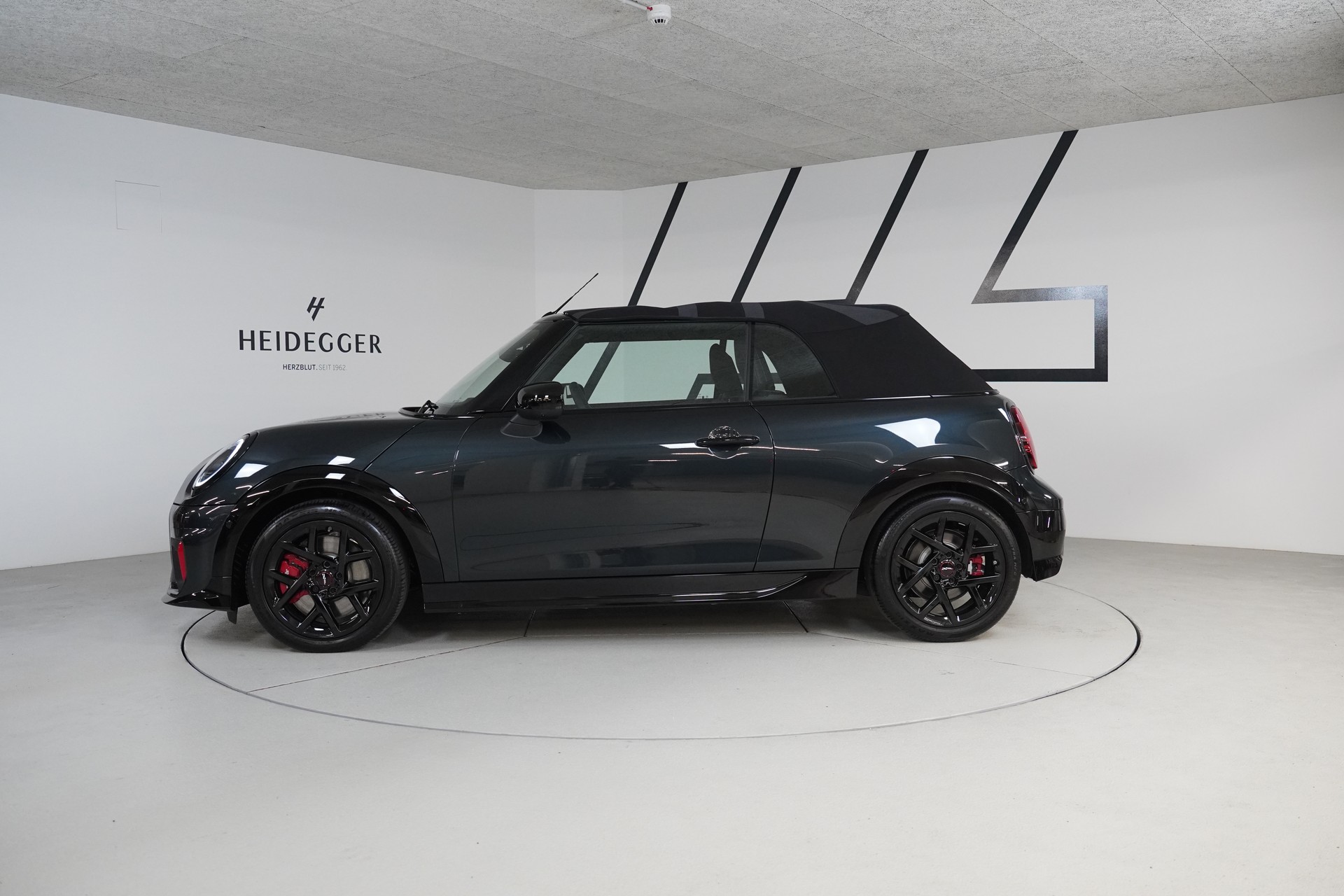 MINI Cooper John Cooper Works Cabriolet DKG-showroom-element-3