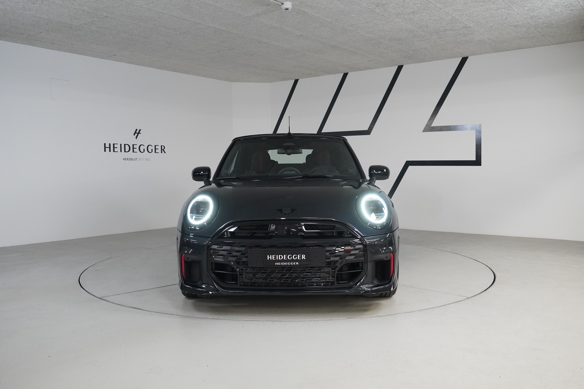 MINI Cooper John Cooper Works Cabriolet DKG-showroom-element-1