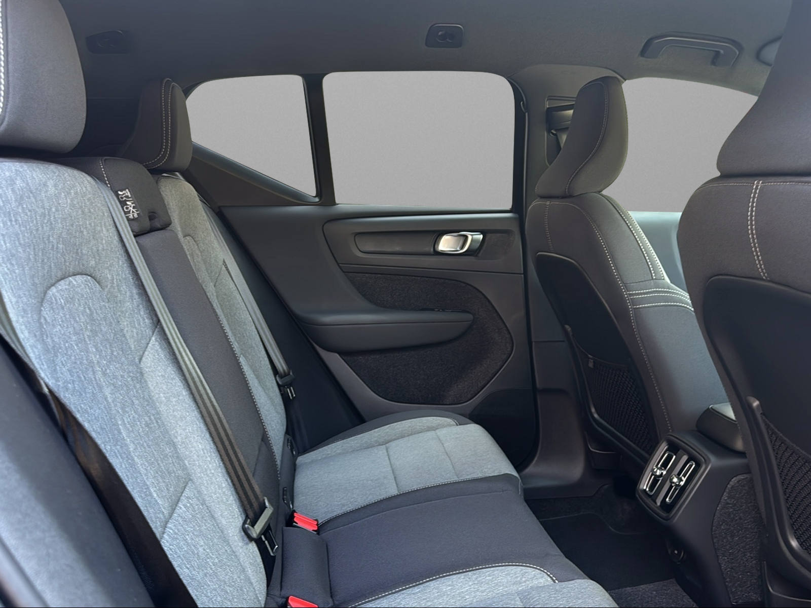 VOLVO XC40 T2 Core Geartronic-image-10