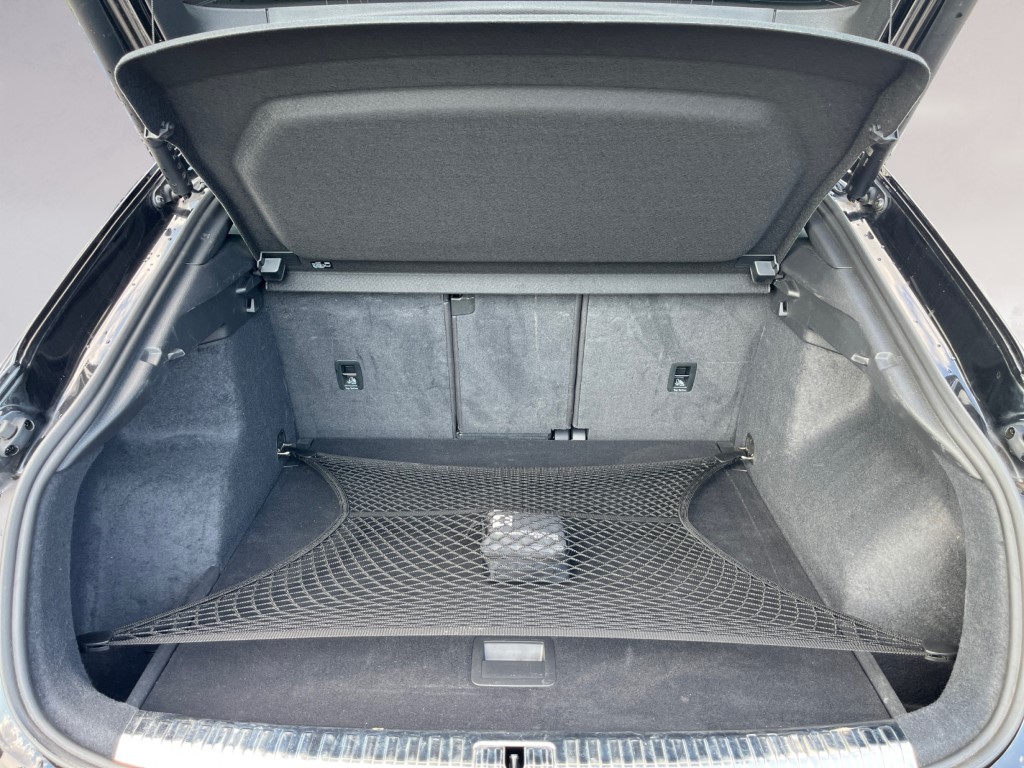 AUDI RS Q3 Sportback quattro S tronic-image-18