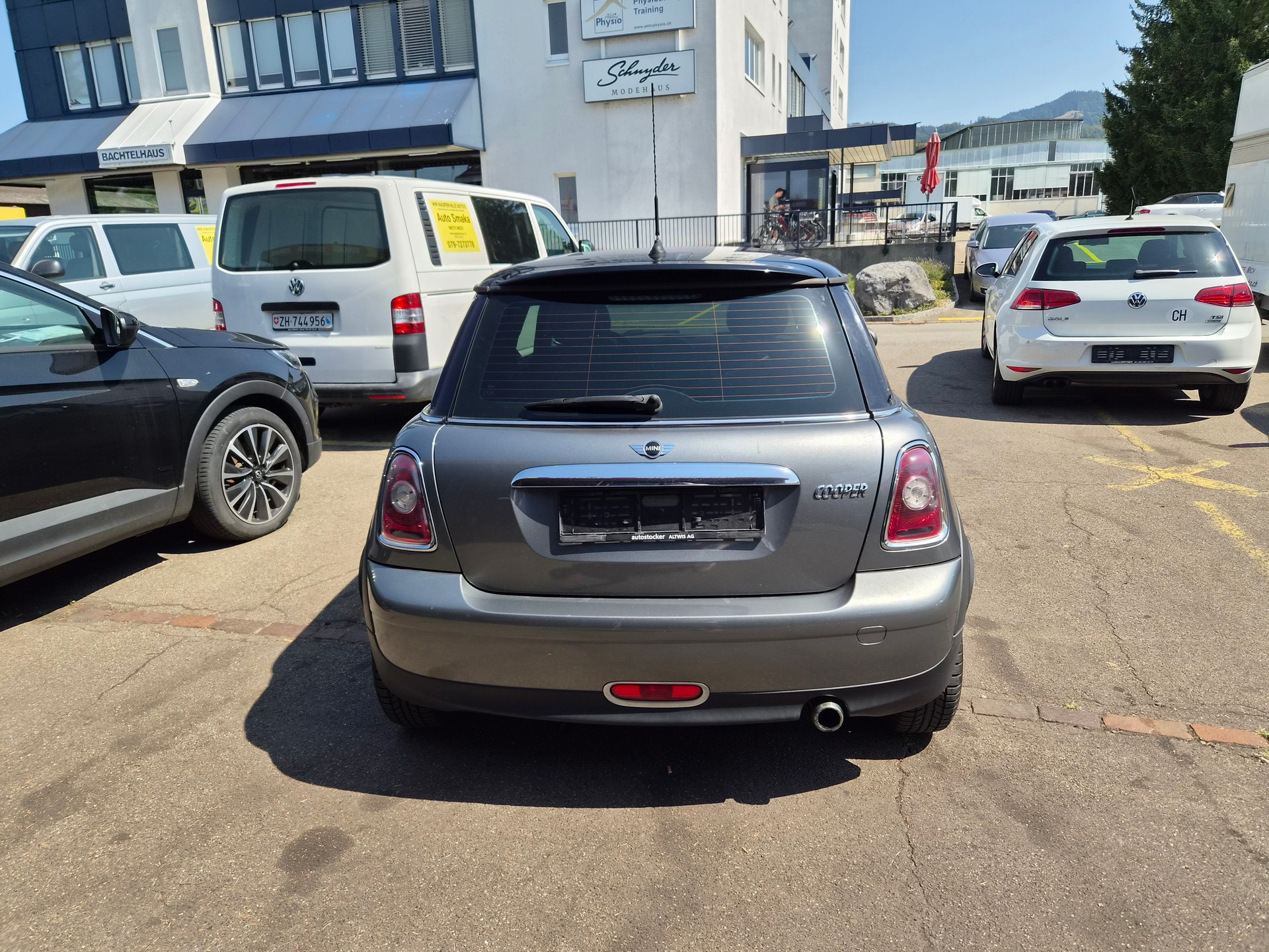 MINI Cooper Steptronic-showroom-element-2