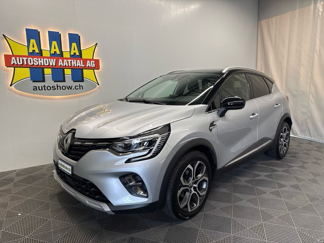 RENAULT Captur 1.3 TCe Initiale EDC
